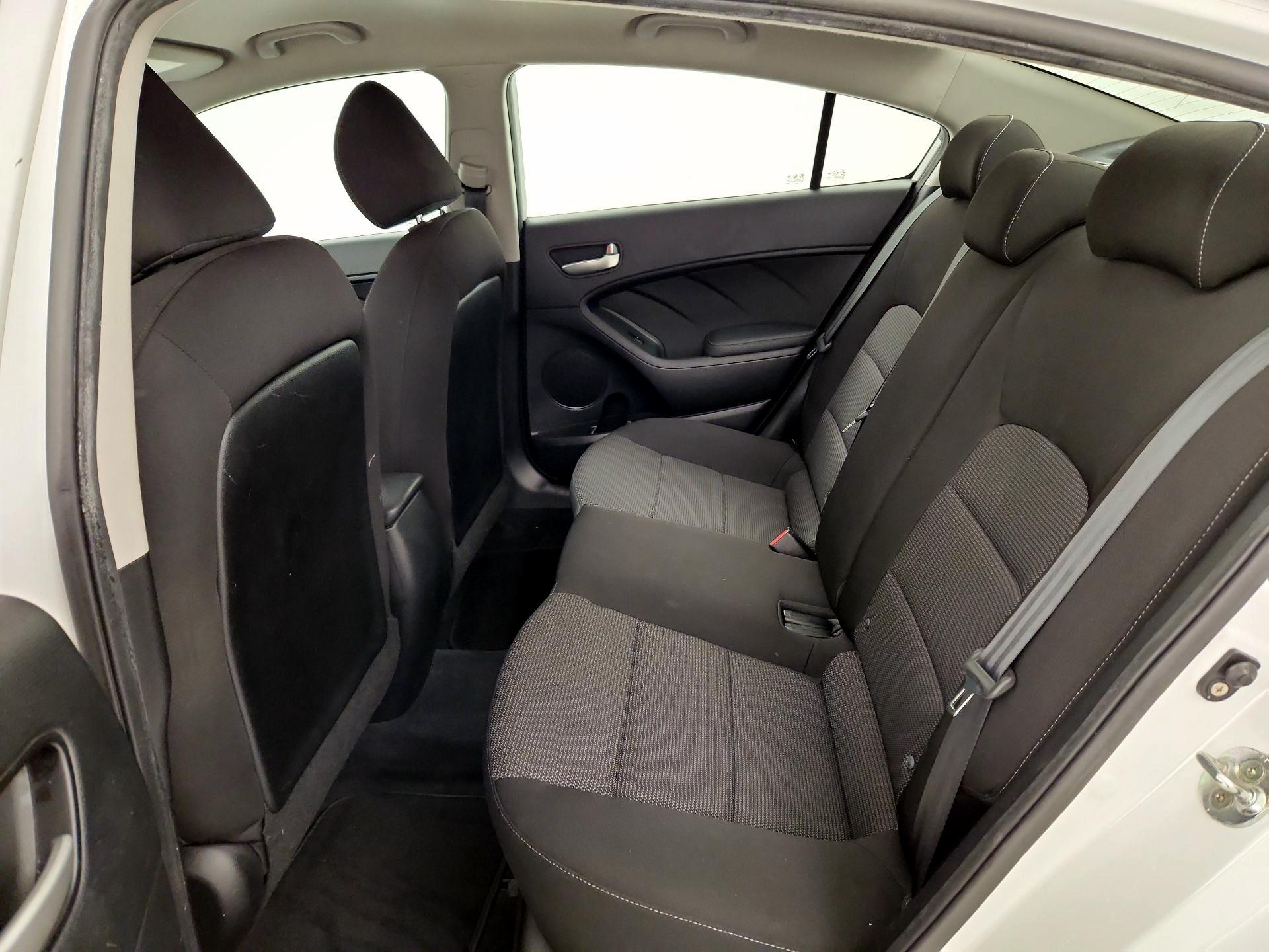 Thumbnail: 2018 Kia Forte - 18