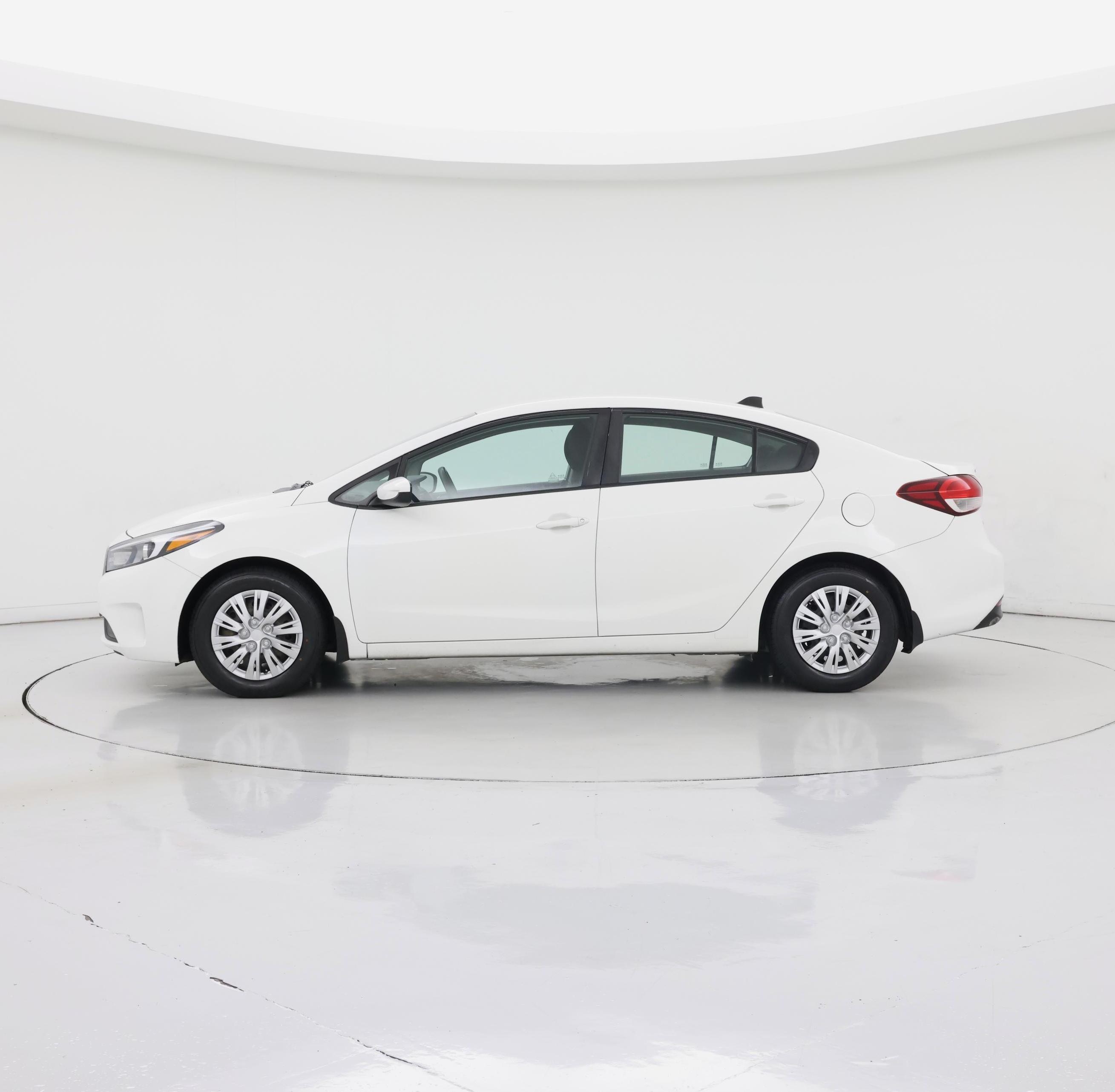 Thumbnail: 2018 Kia Forte - 3