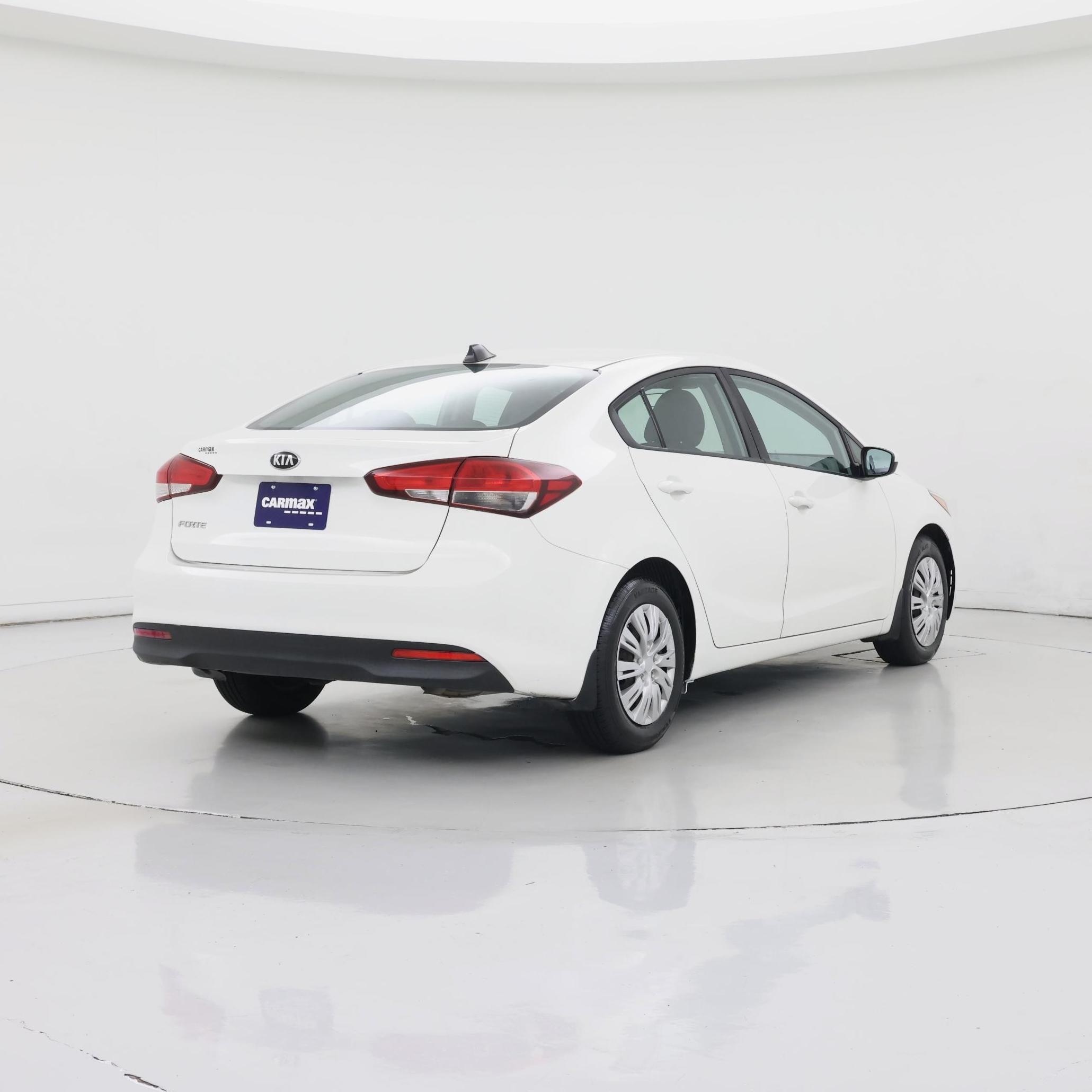 Thumbnail: 2018 Kia Forte - 8