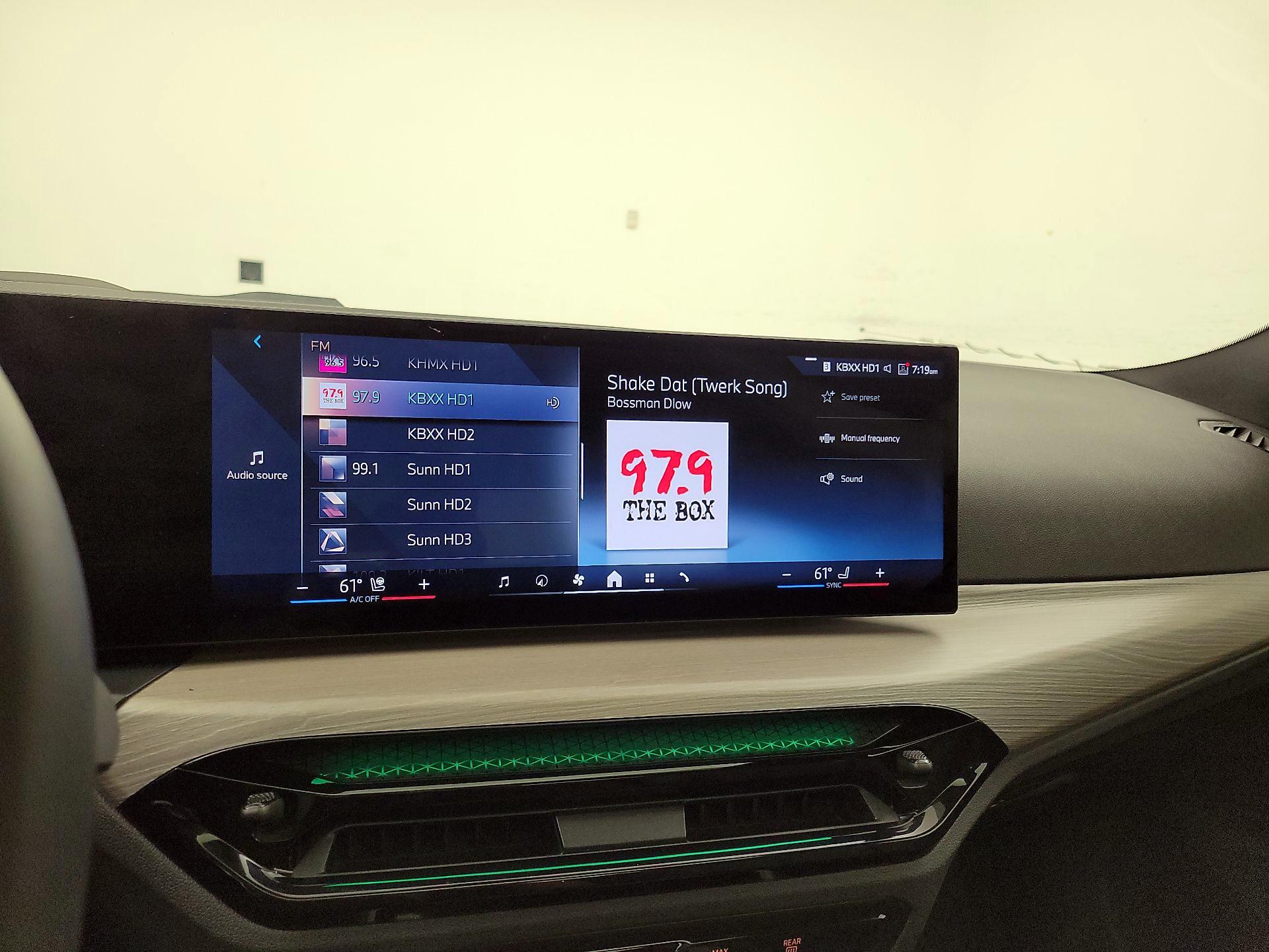 Thumbnail: 2025 BMW 4 Series - 16