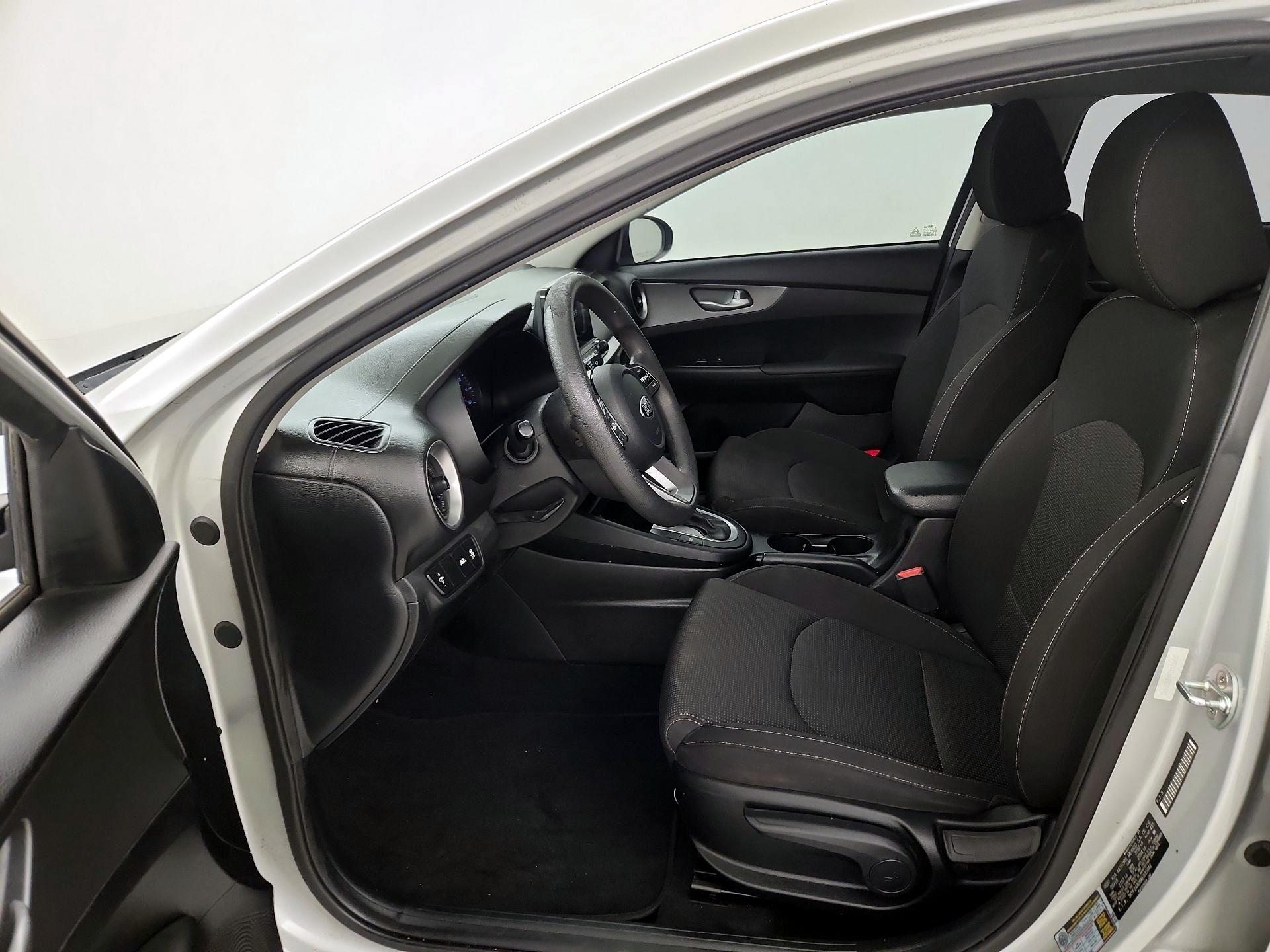 Thumbnail: 2019 Kia Forte - 11