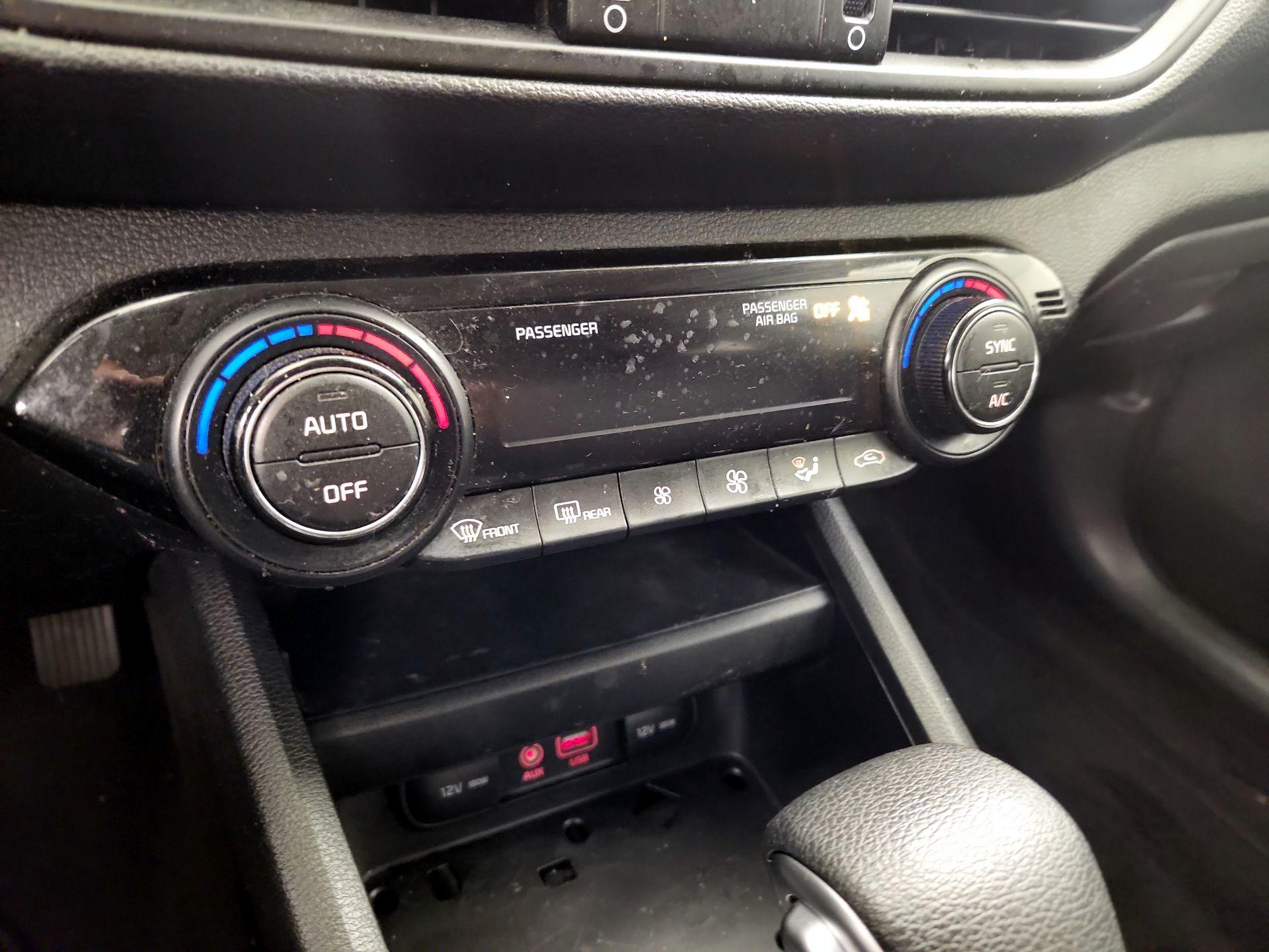 Thumbnail: 2019 Kia Forte - 16