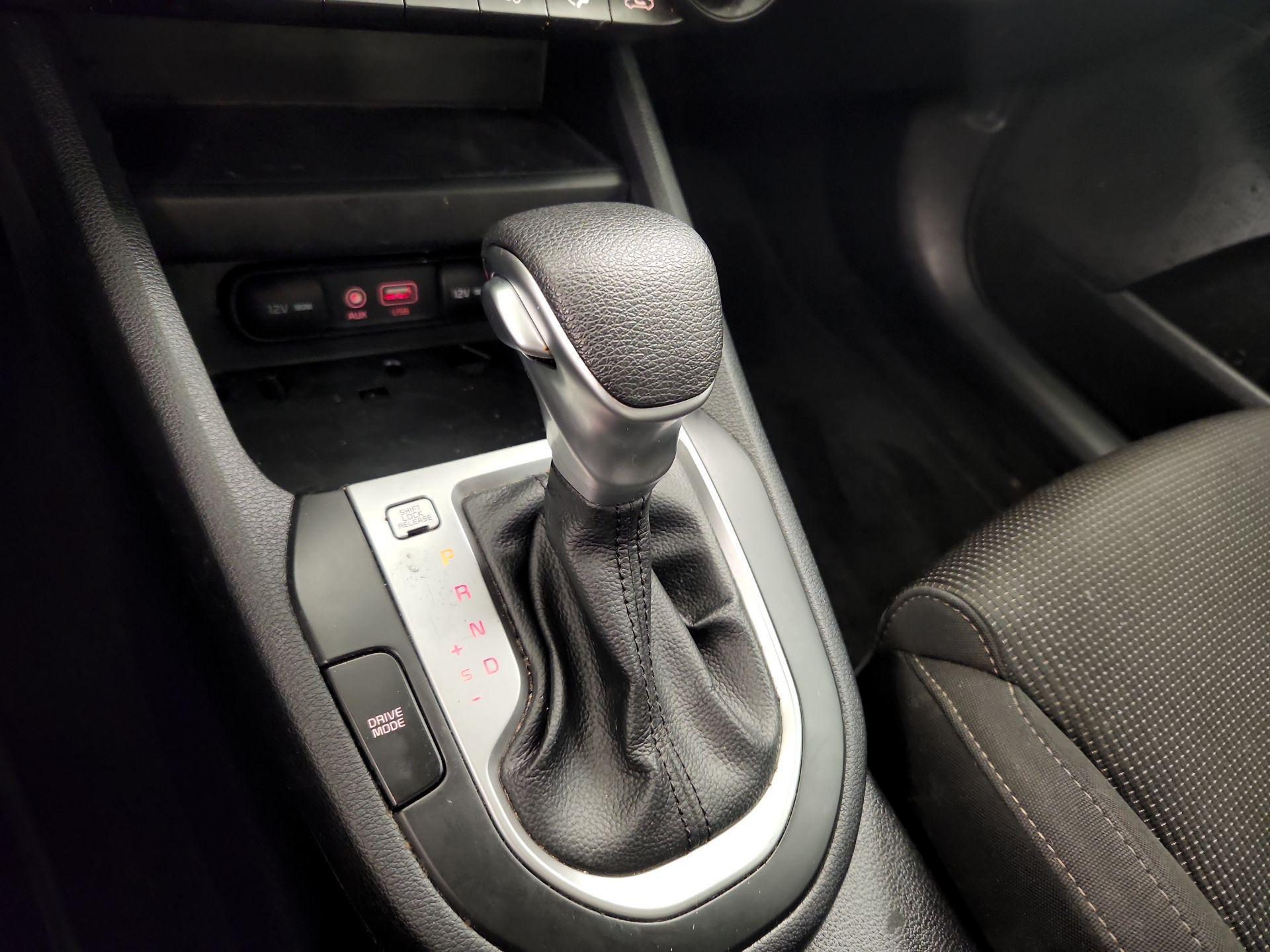 Thumbnail: 2019 Kia Forte - 17