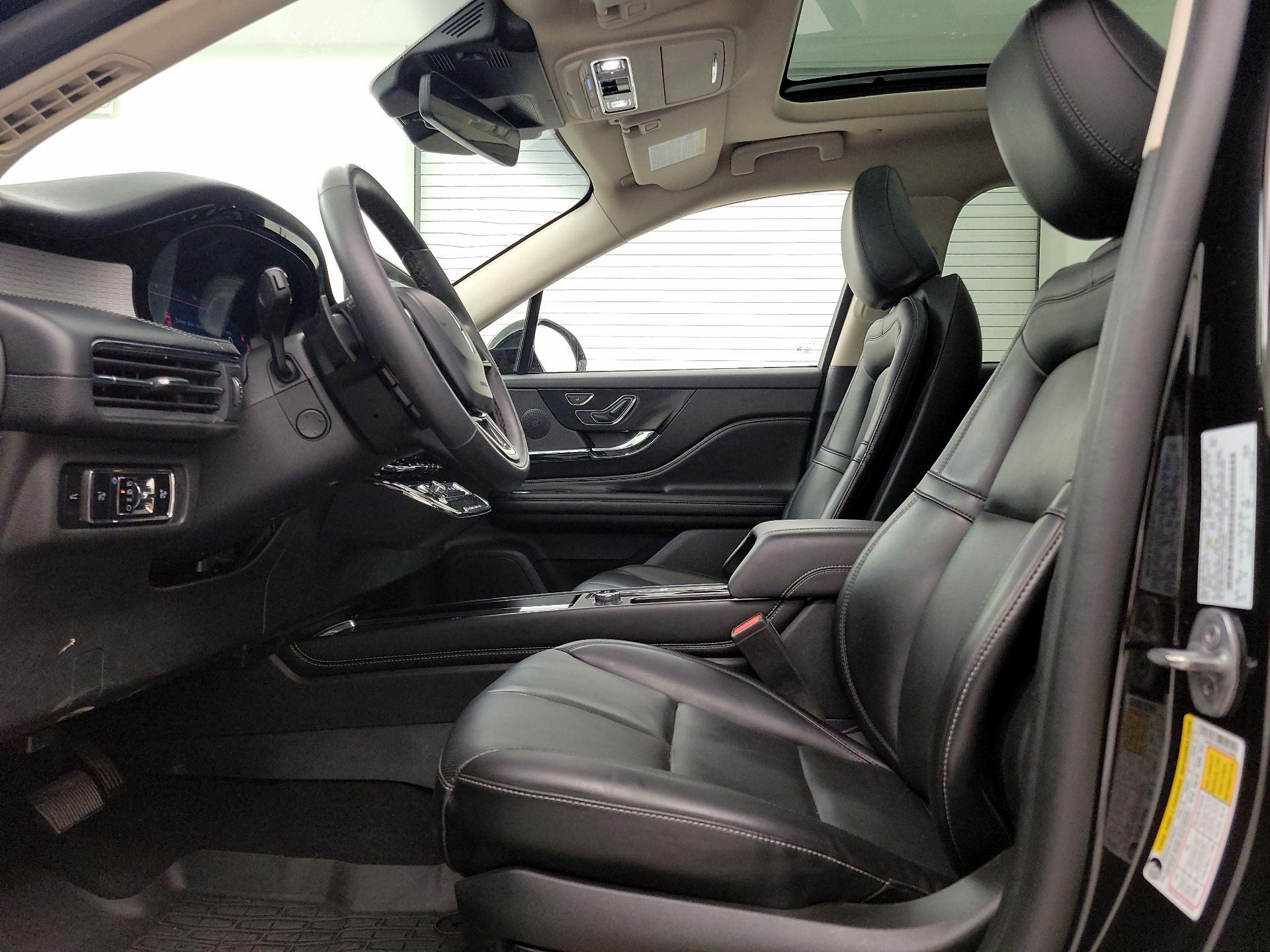 Thumbnail: 2023 Lincoln Corsair - 11