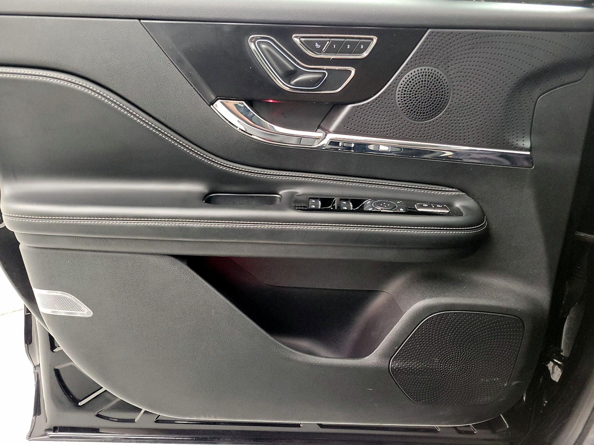 Thumbnail: 2023 Lincoln Corsair - 12