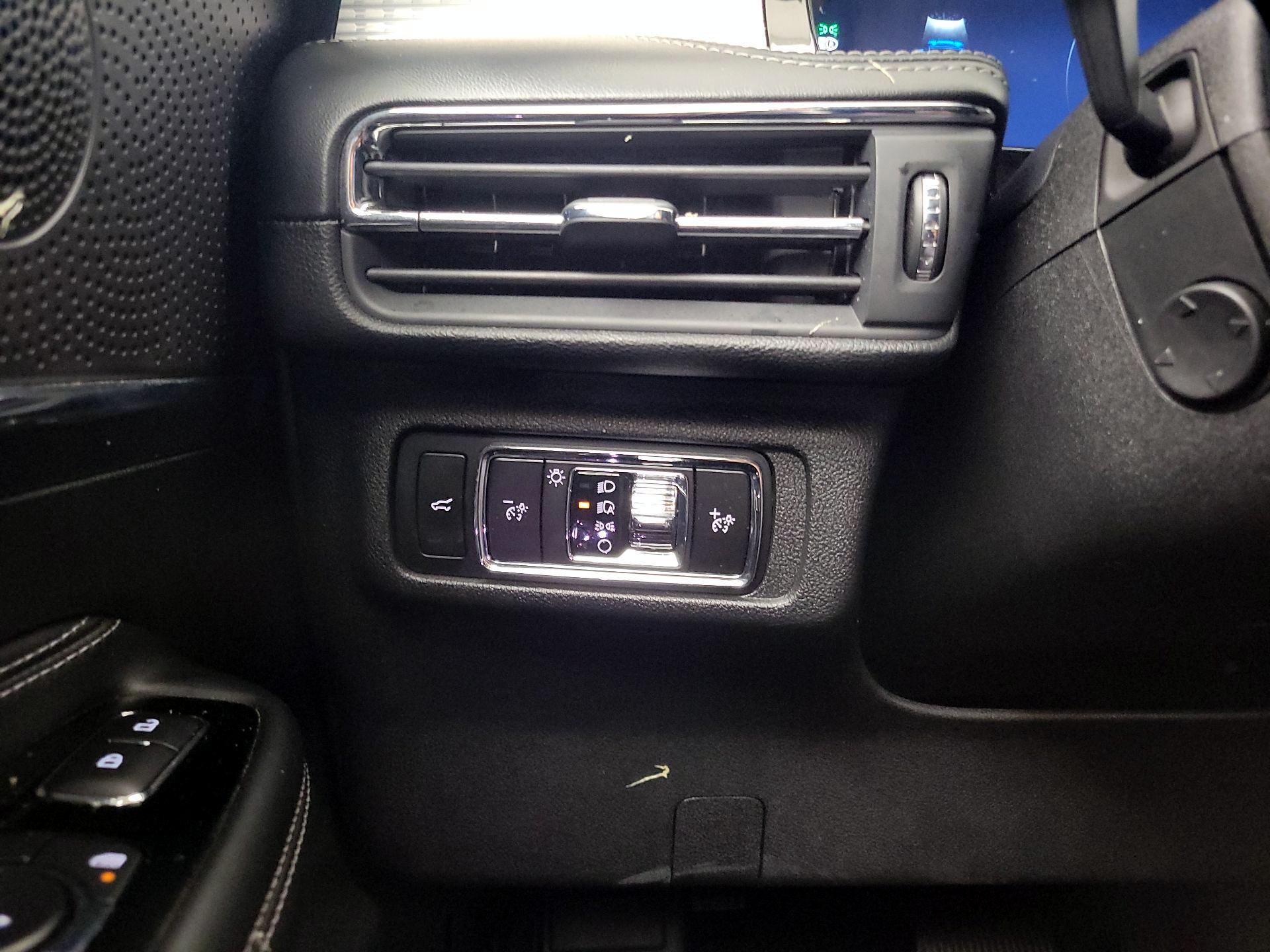 Thumbnail: 2023 Lincoln Corsair - 13