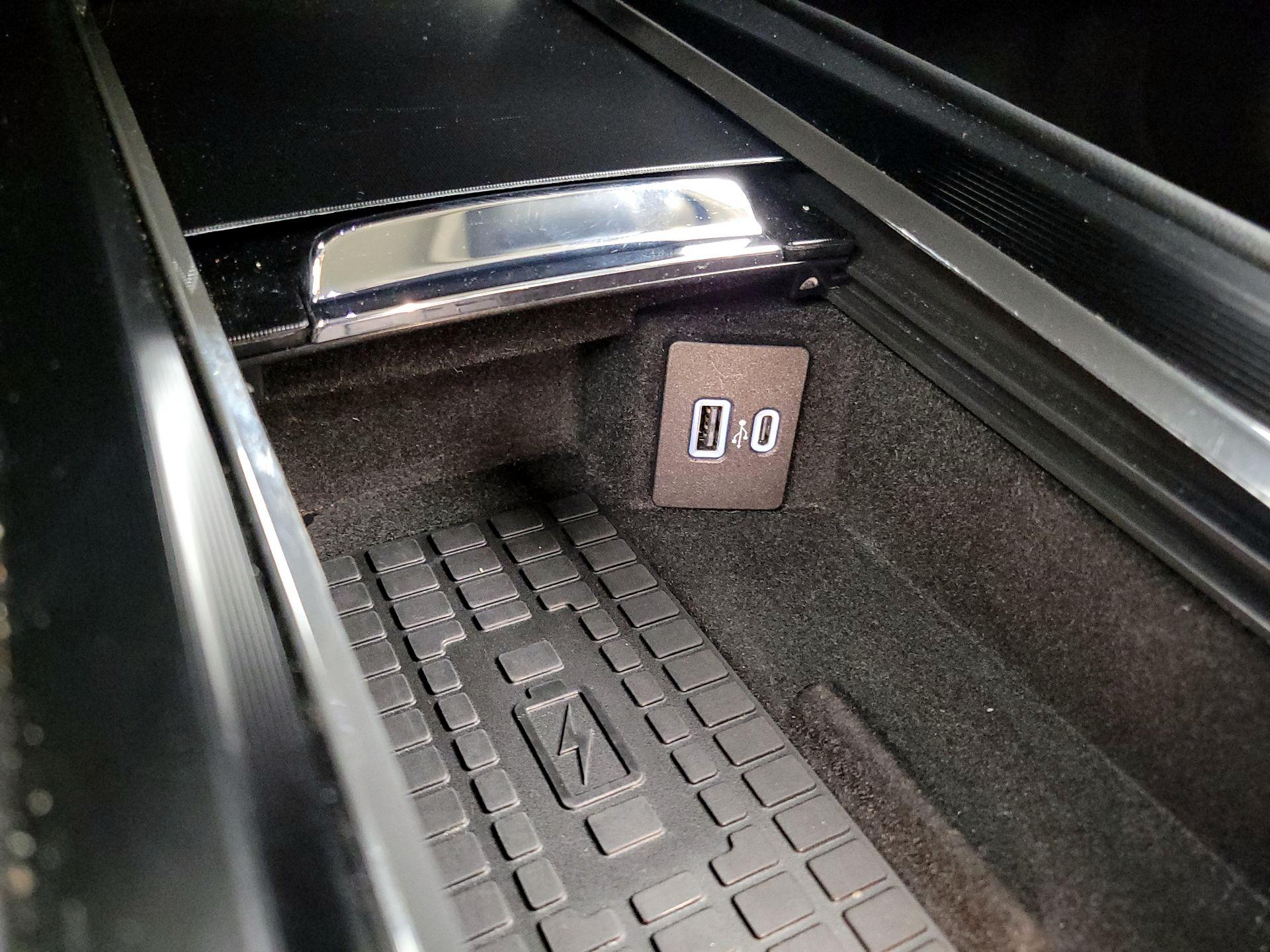 Thumbnail: 2023 Lincoln Corsair - 19