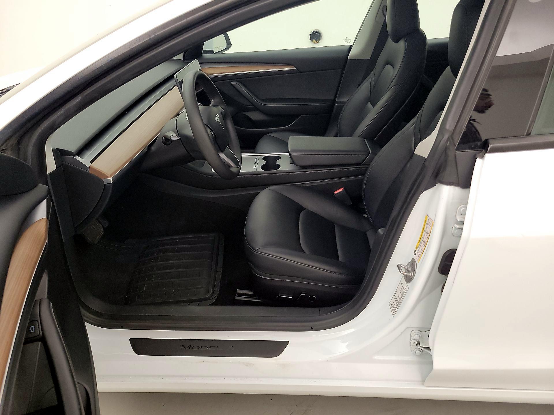 Thumbnail: 2023 Tesla Model 3 - 11