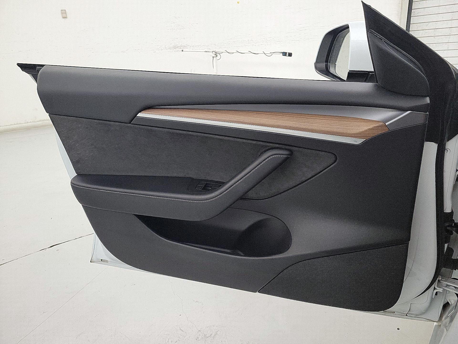 Thumbnail: 2023 Tesla Model 3 - 12