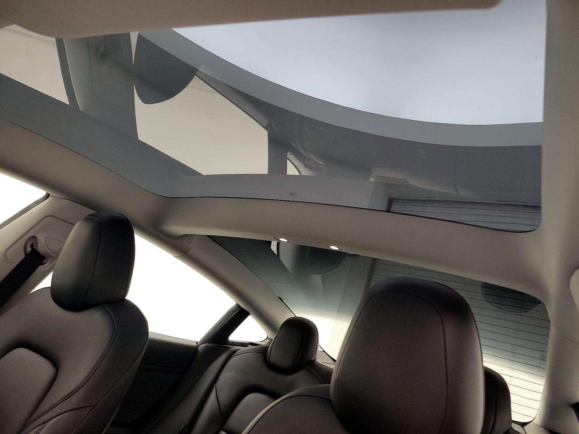 Thumbnail: 2023 Tesla Model 3 - 18