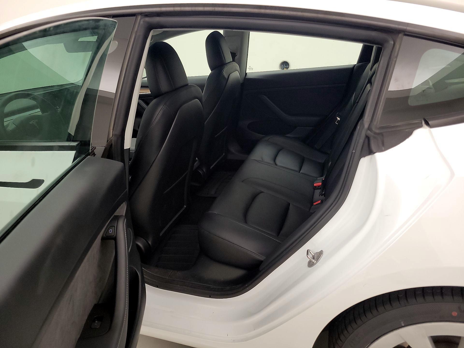 Thumbnail: 2023 Tesla Model 3 - 19