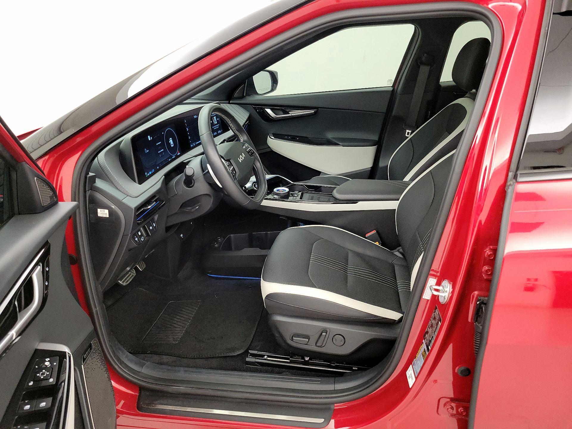 Thumbnail: 2023 Kia EV6 - 11