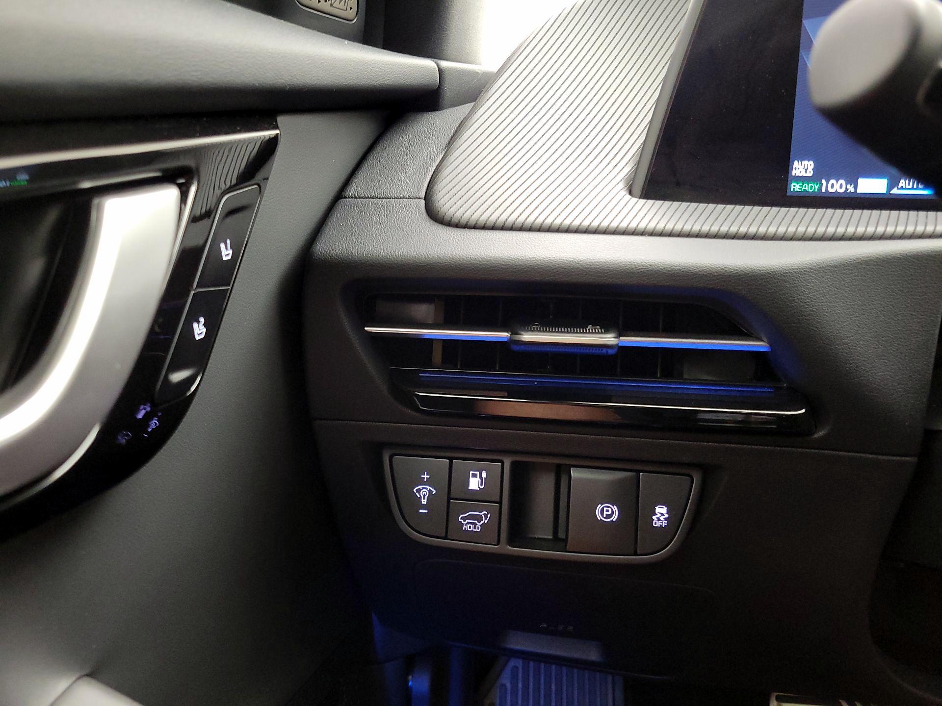 Thumbnail: 2023 Kia EV6 - 13