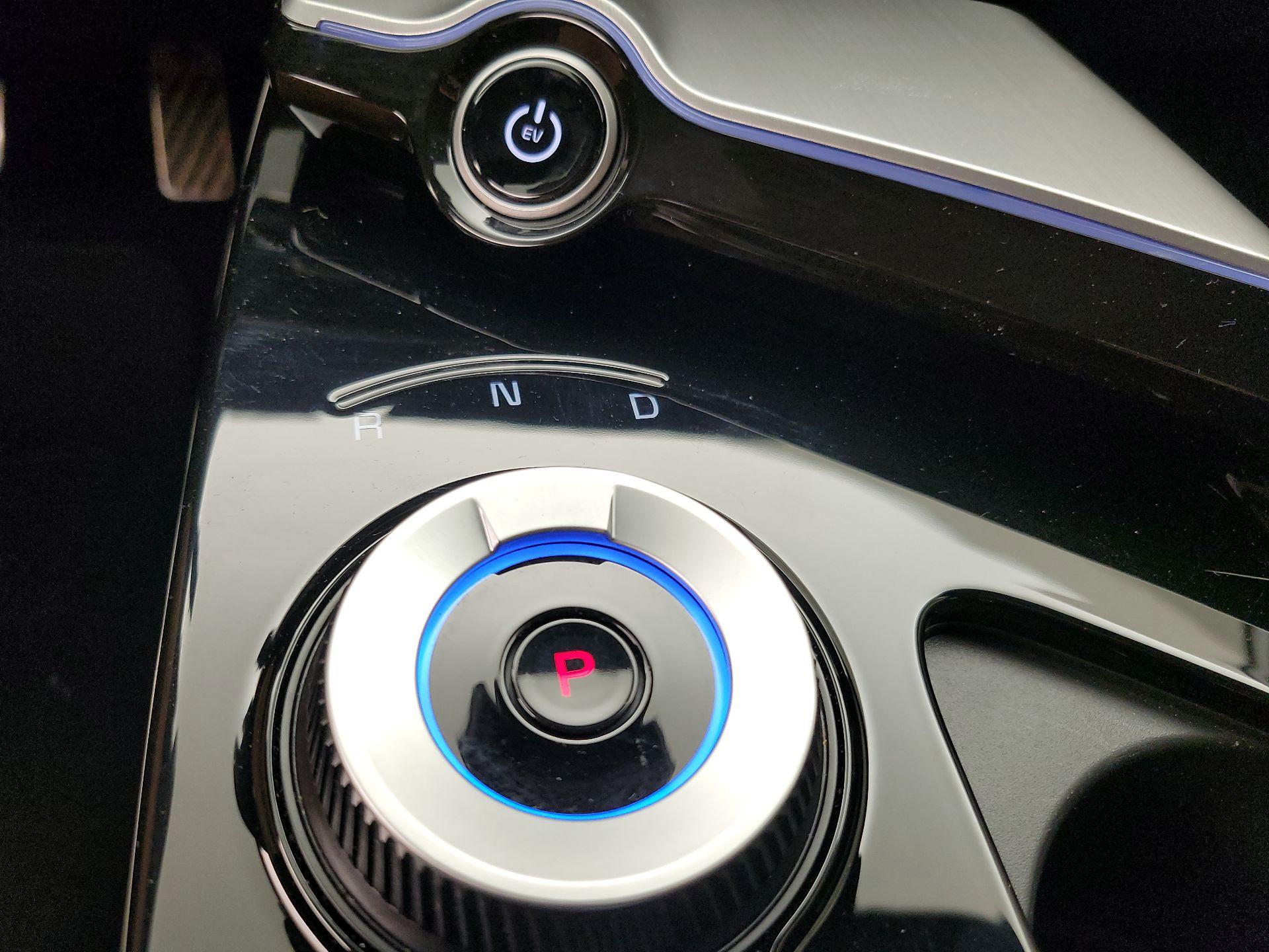 Thumbnail: 2023 Kia EV6 - 18