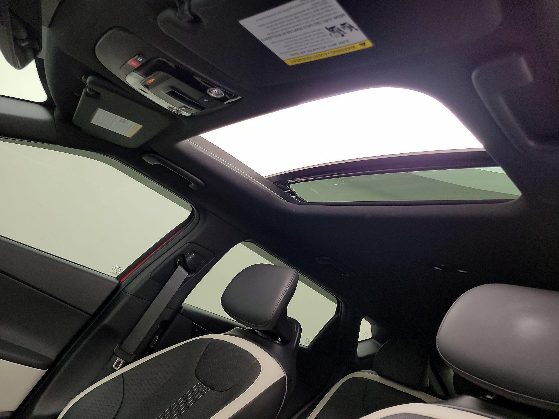 Thumbnail: 2023 Kia EV6 - 20