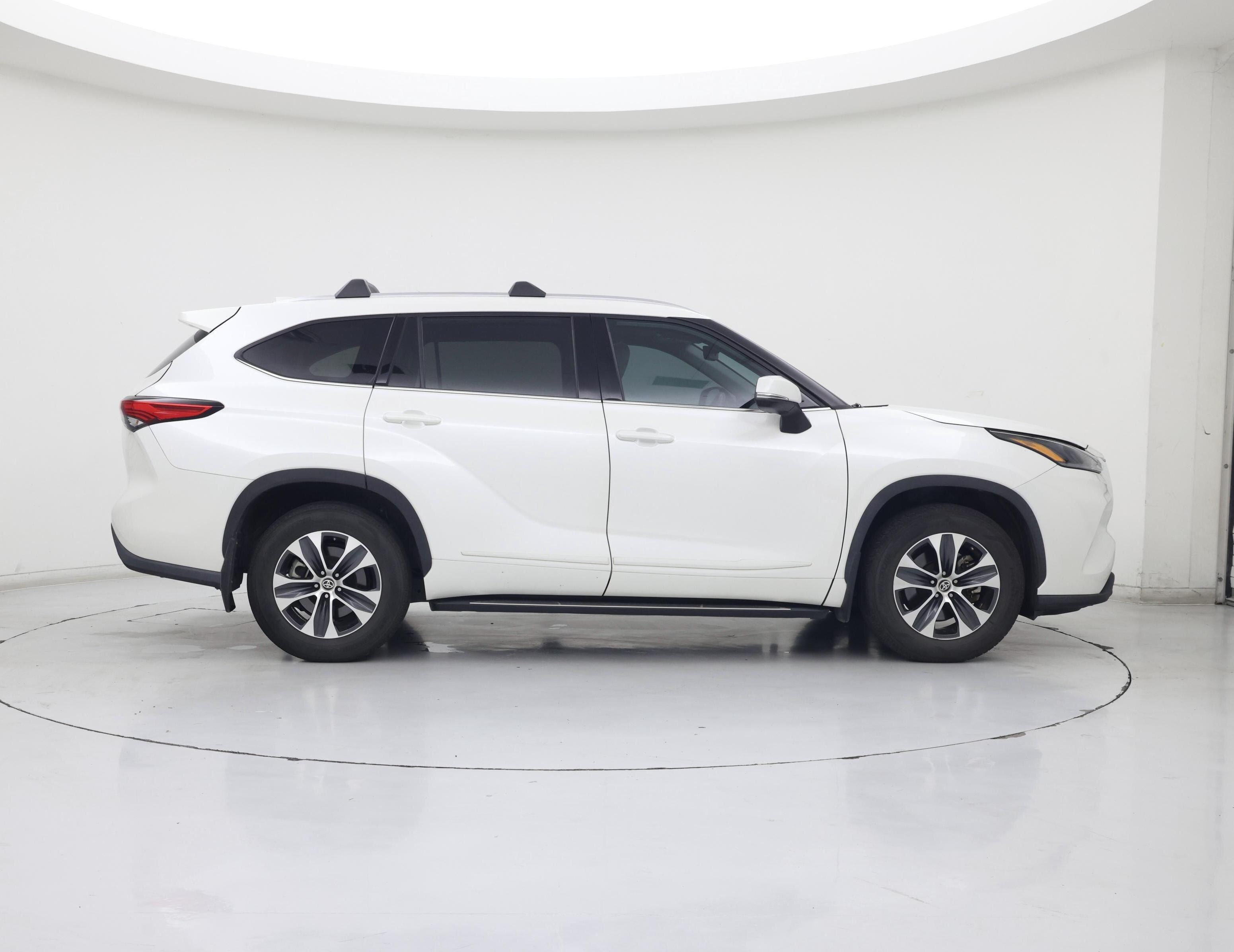 Thumbnail: 2021 Toyota Highlander - 7
