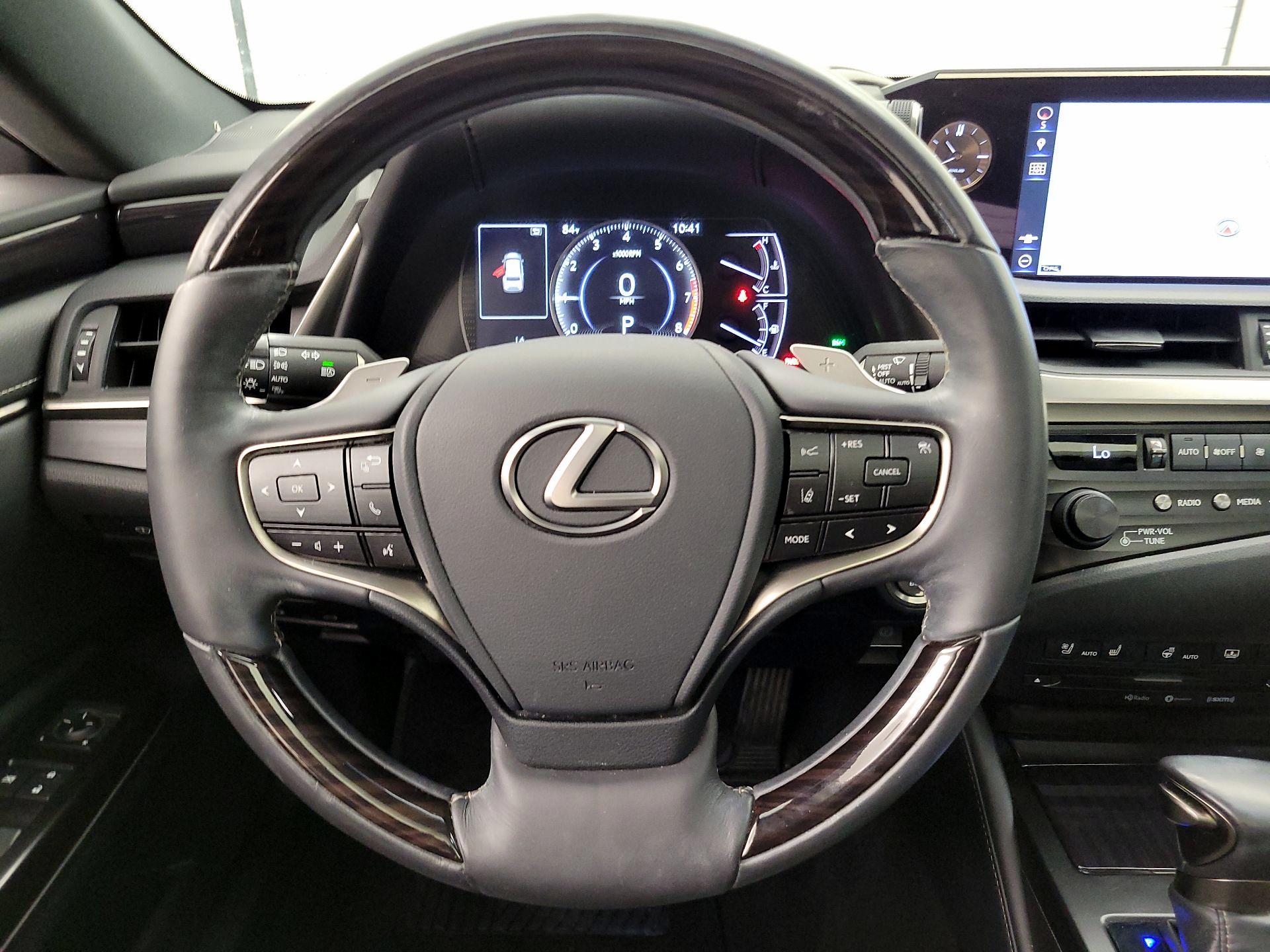 Thumbnail: 2019 Lexus ES - 10
