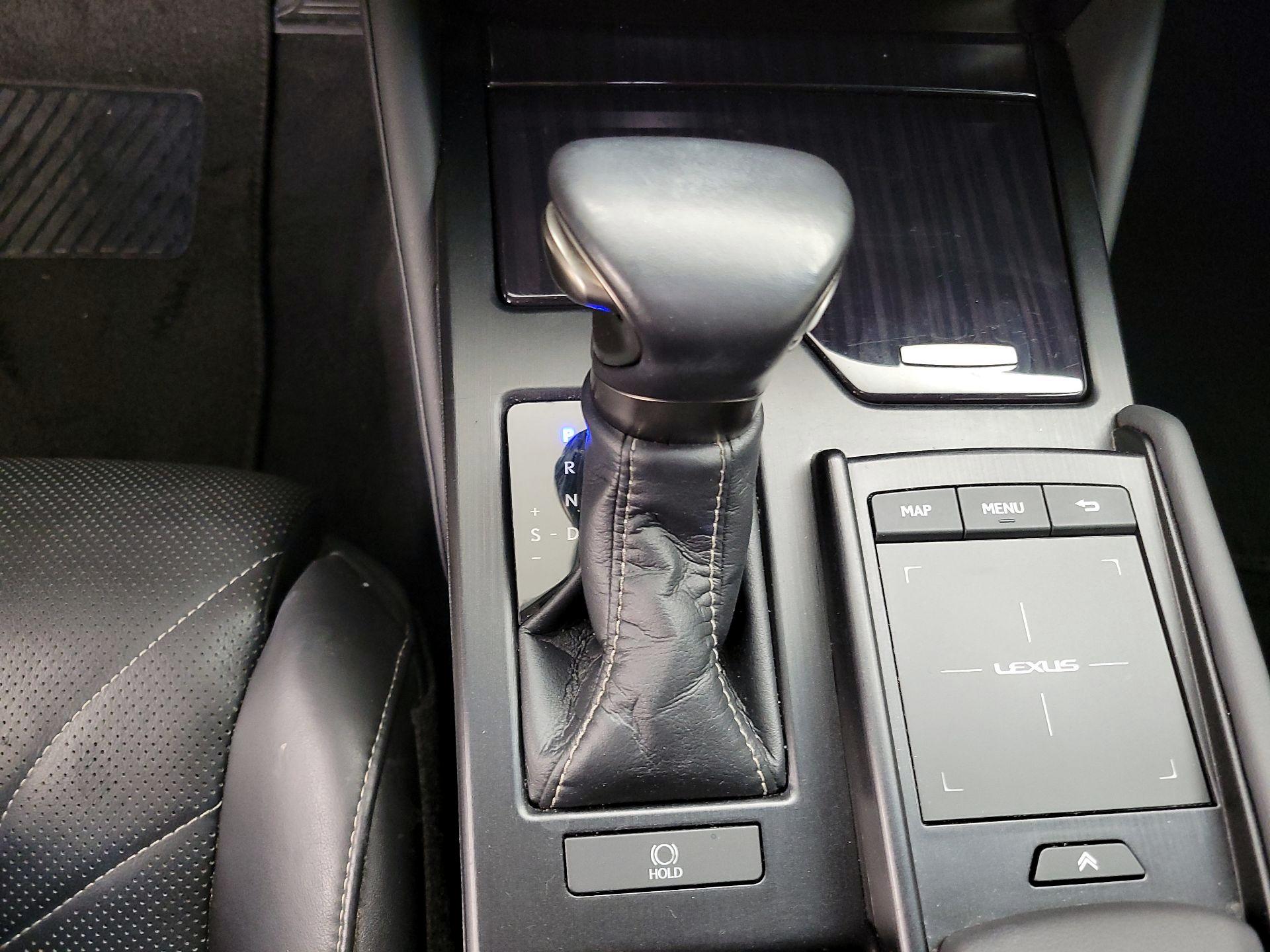 Thumbnail: 2019 Lexus ES - 18