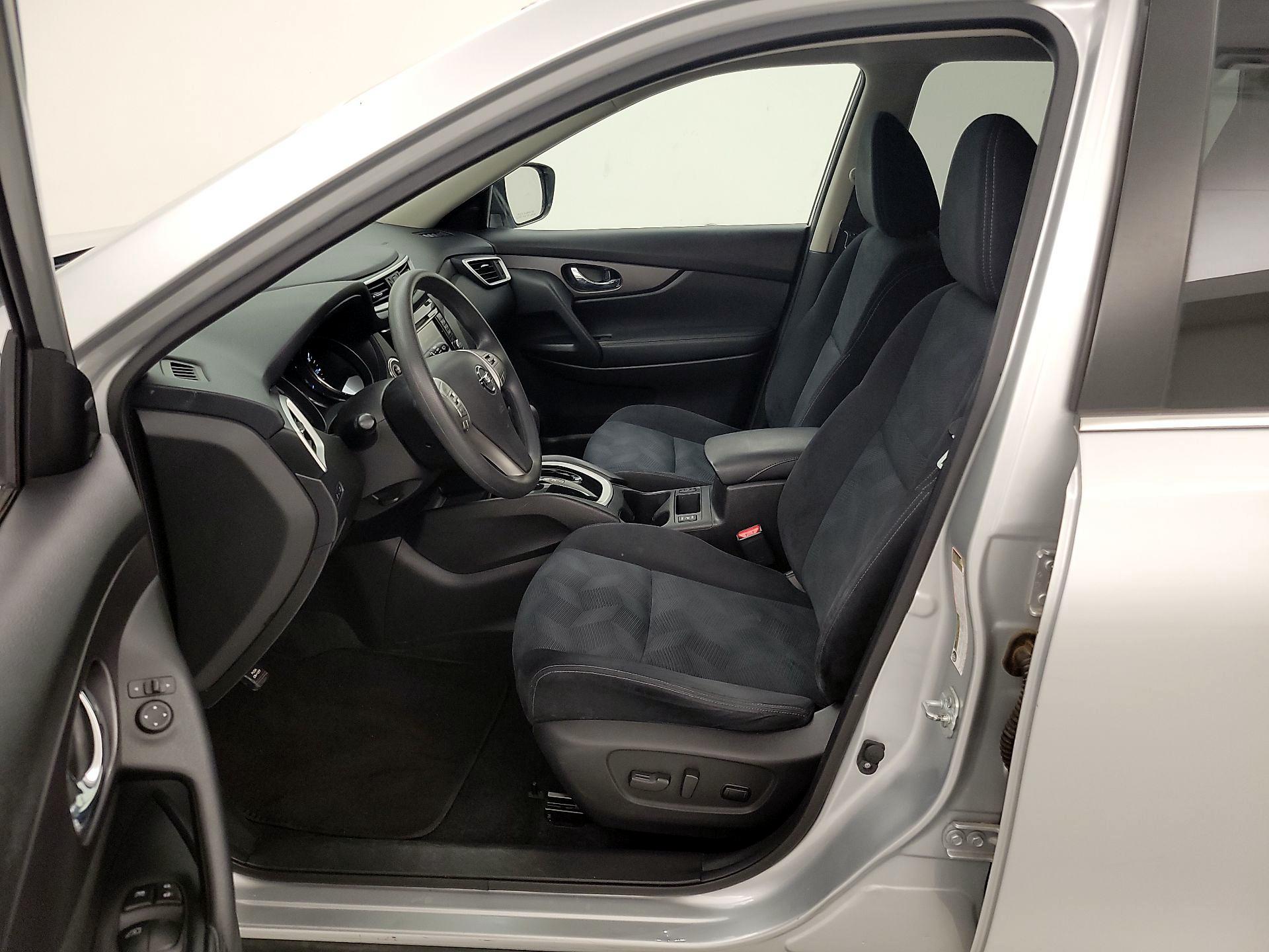 Thumbnail: 2016 Nissan Rogue - 11