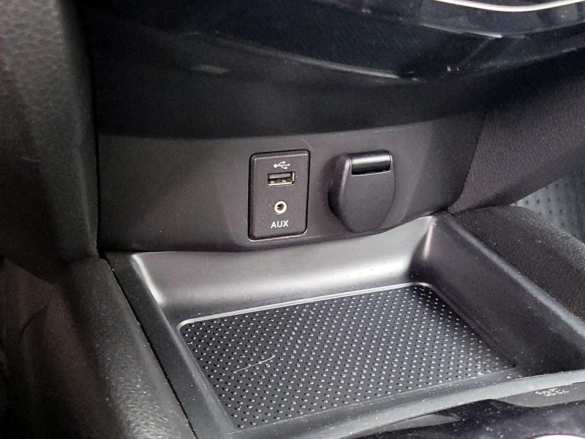 Thumbnail: 2016 Nissan Rogue - 18