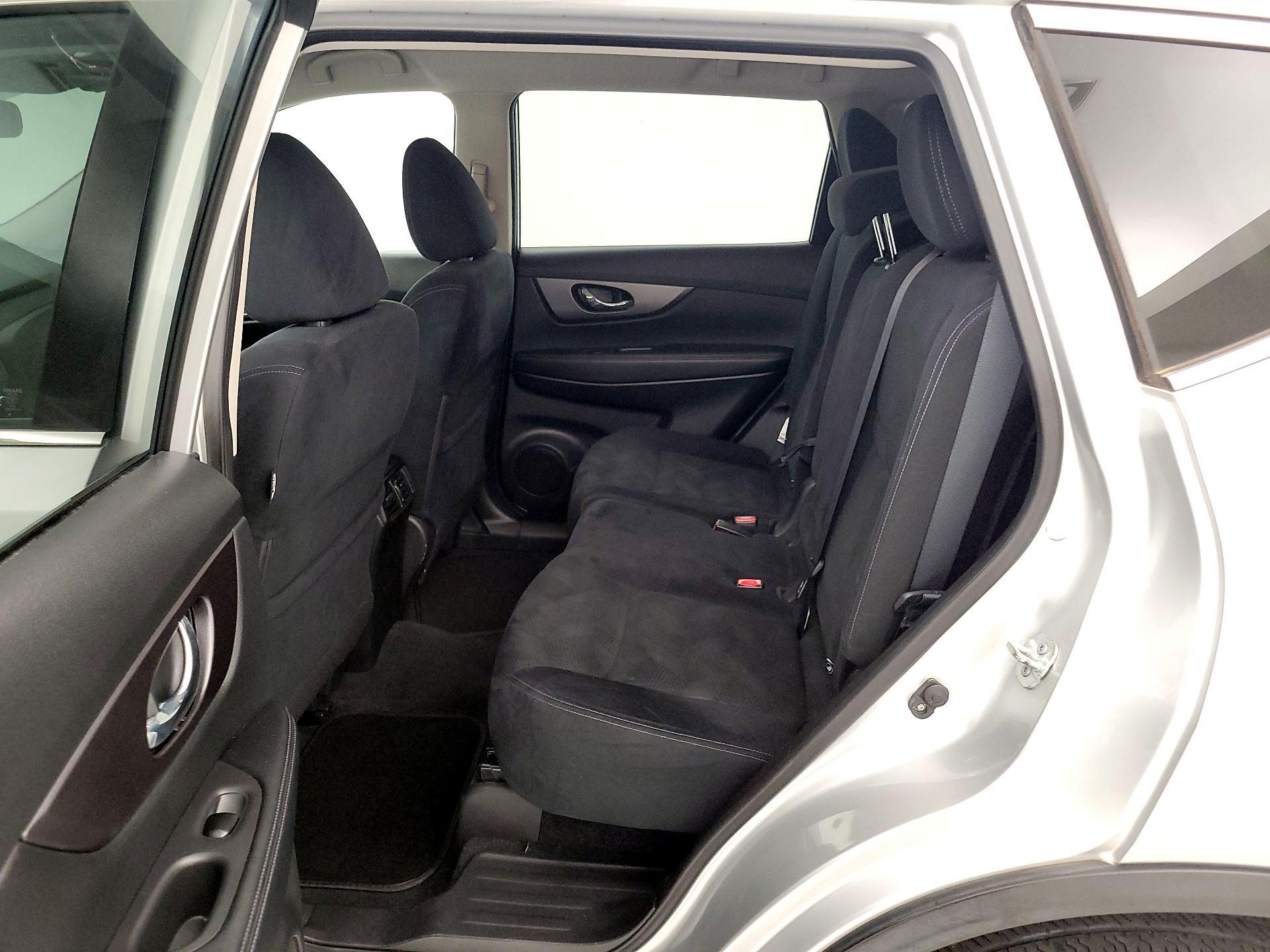 Thumbnail: 2016 Nissan Rogue - 19