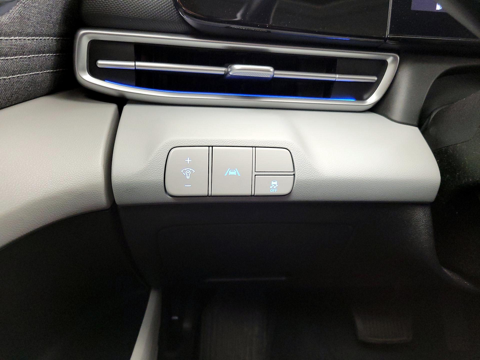 Thumbnail: 2023 Hyundai Elantra - 13