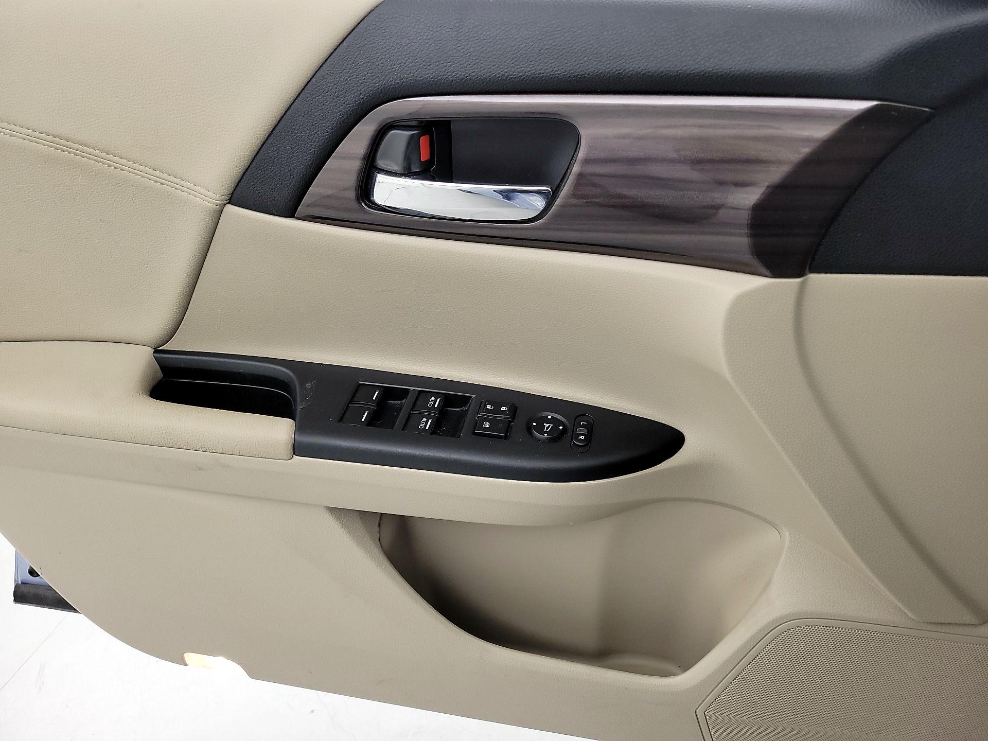 Thumbnail: 2017 Honda Accord - 12