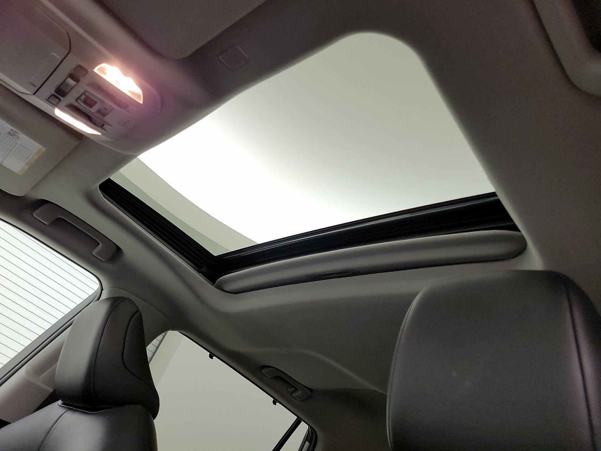 Thumbnail: 2022 Toyota Highlander - 20