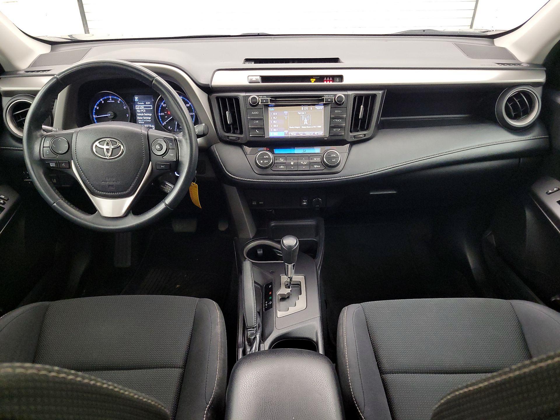 Thumbnail: 2018 Toyota RAV4 - 9