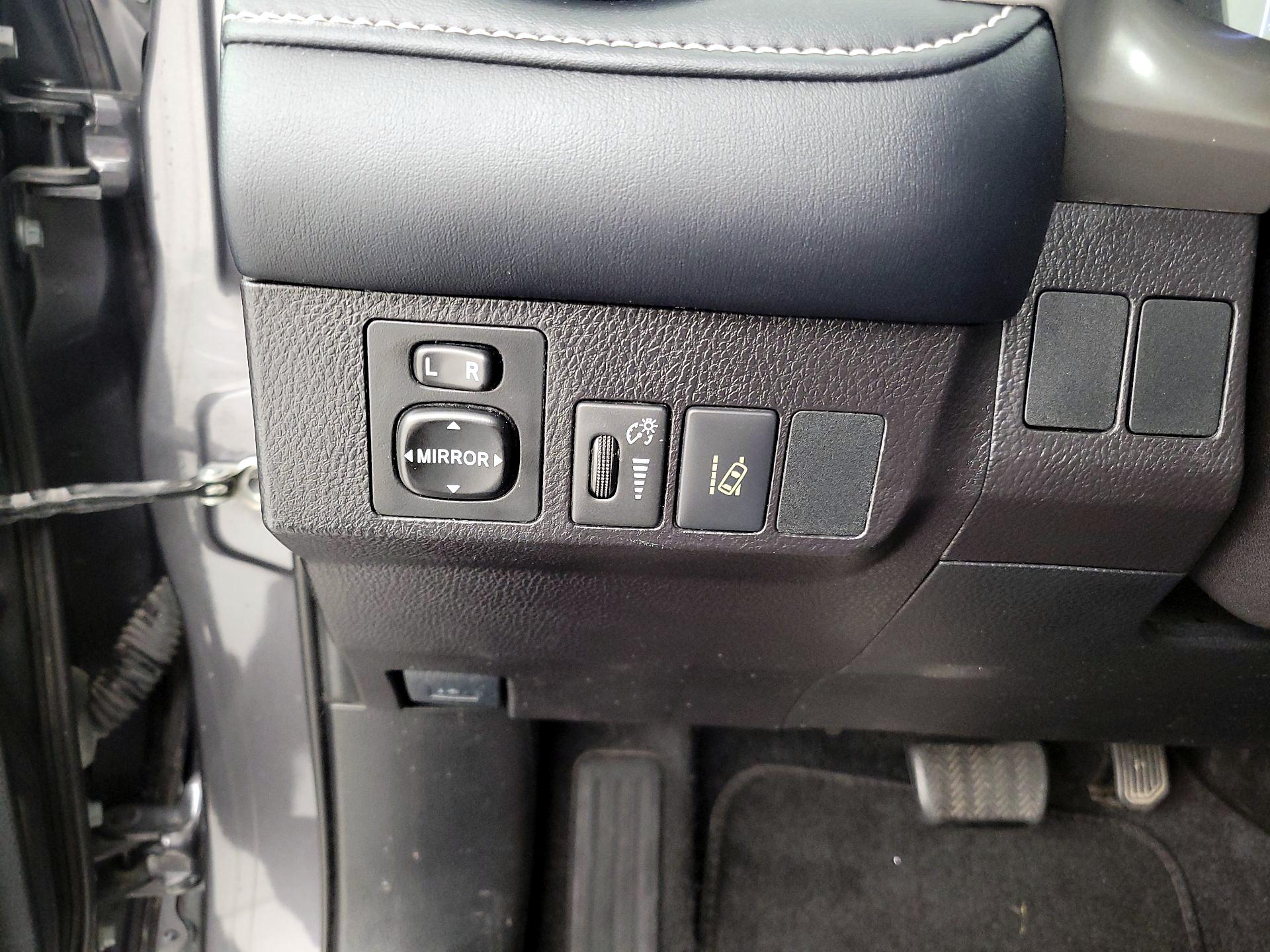 Thumbnail: 2018 Toyota RAV4 - 13