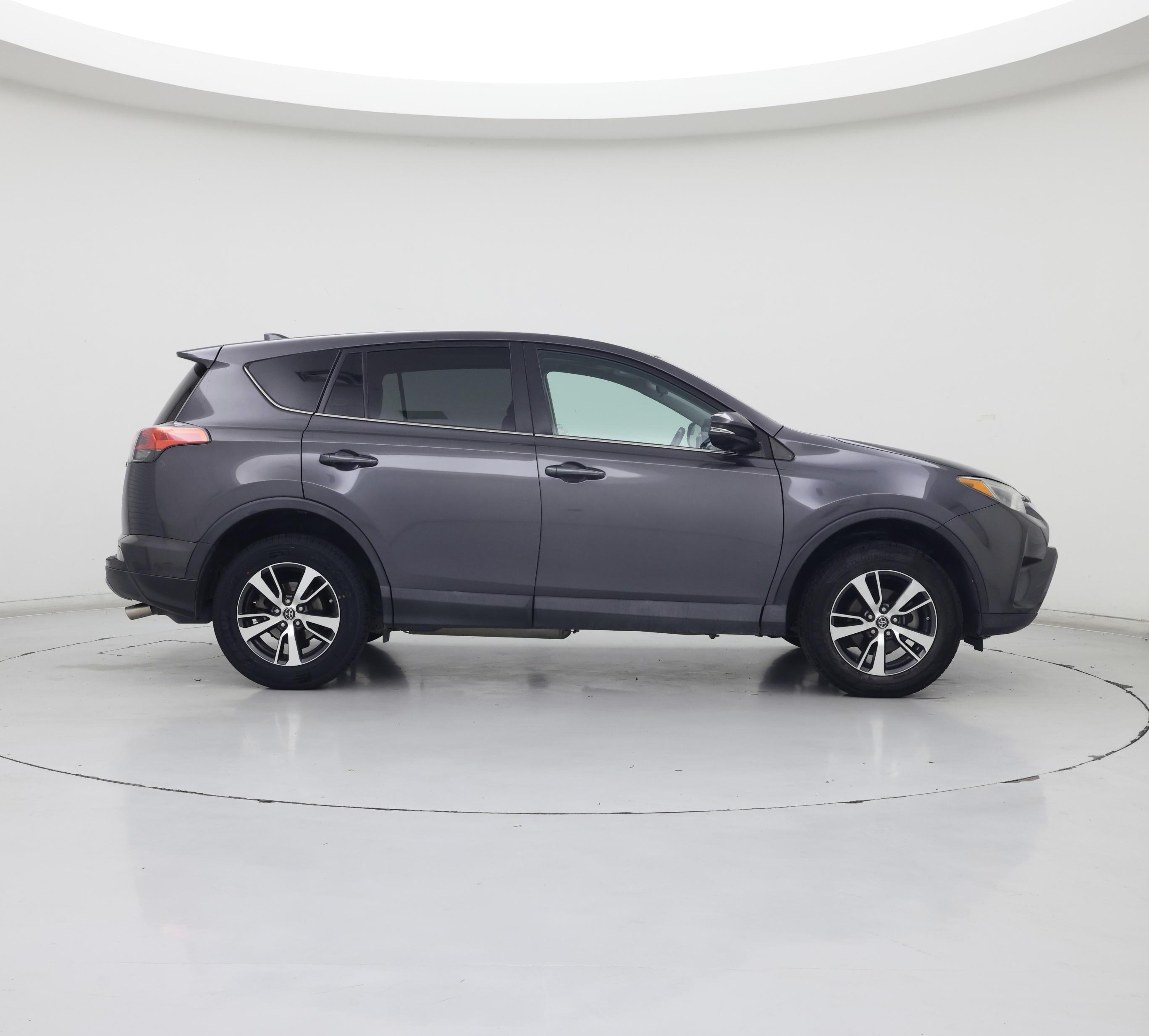 Thumbnail: 2018 Toyota RAV4 - 7