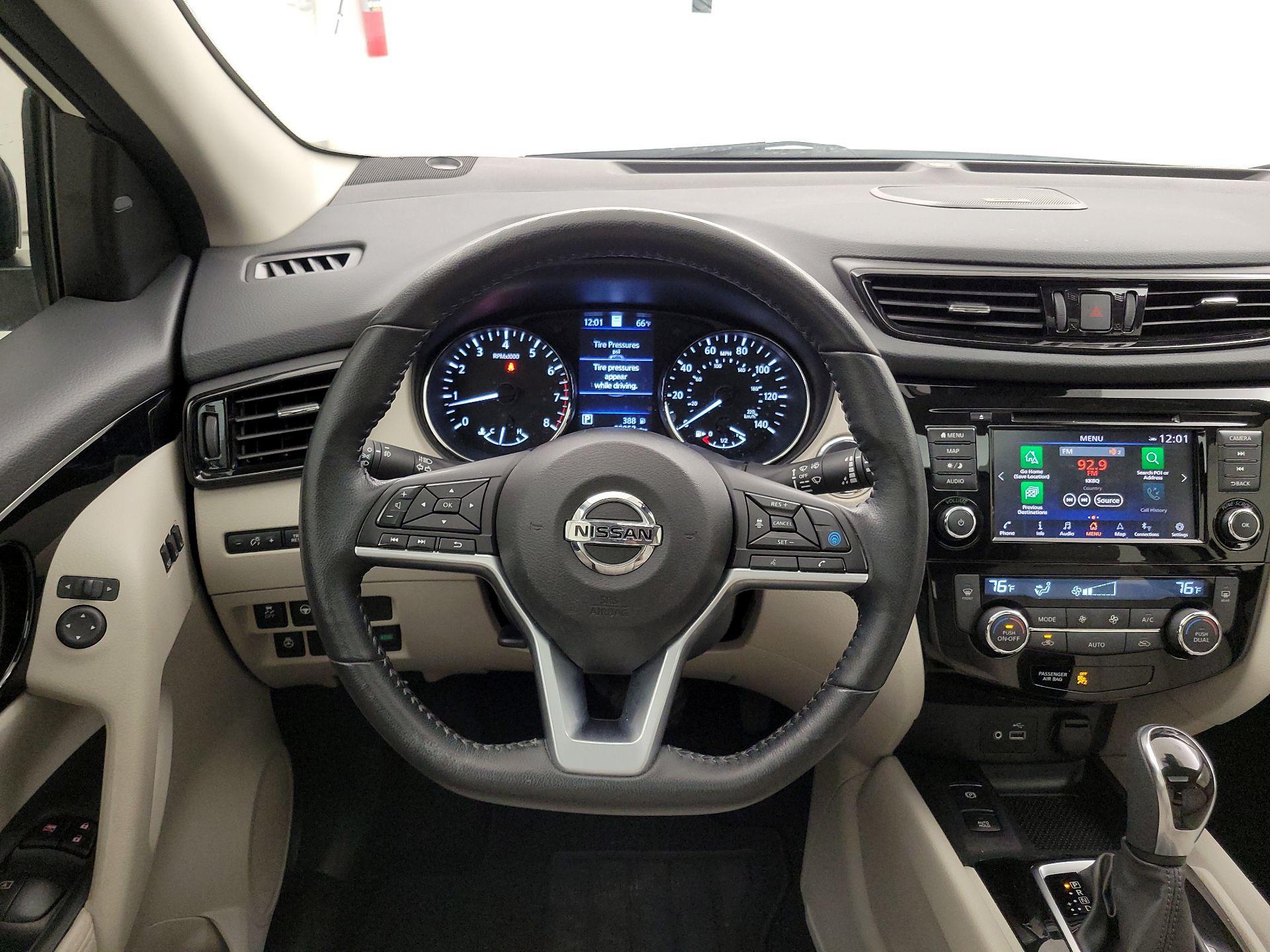 Thumbnail: 2022 Nissan Rogue Sport - 10