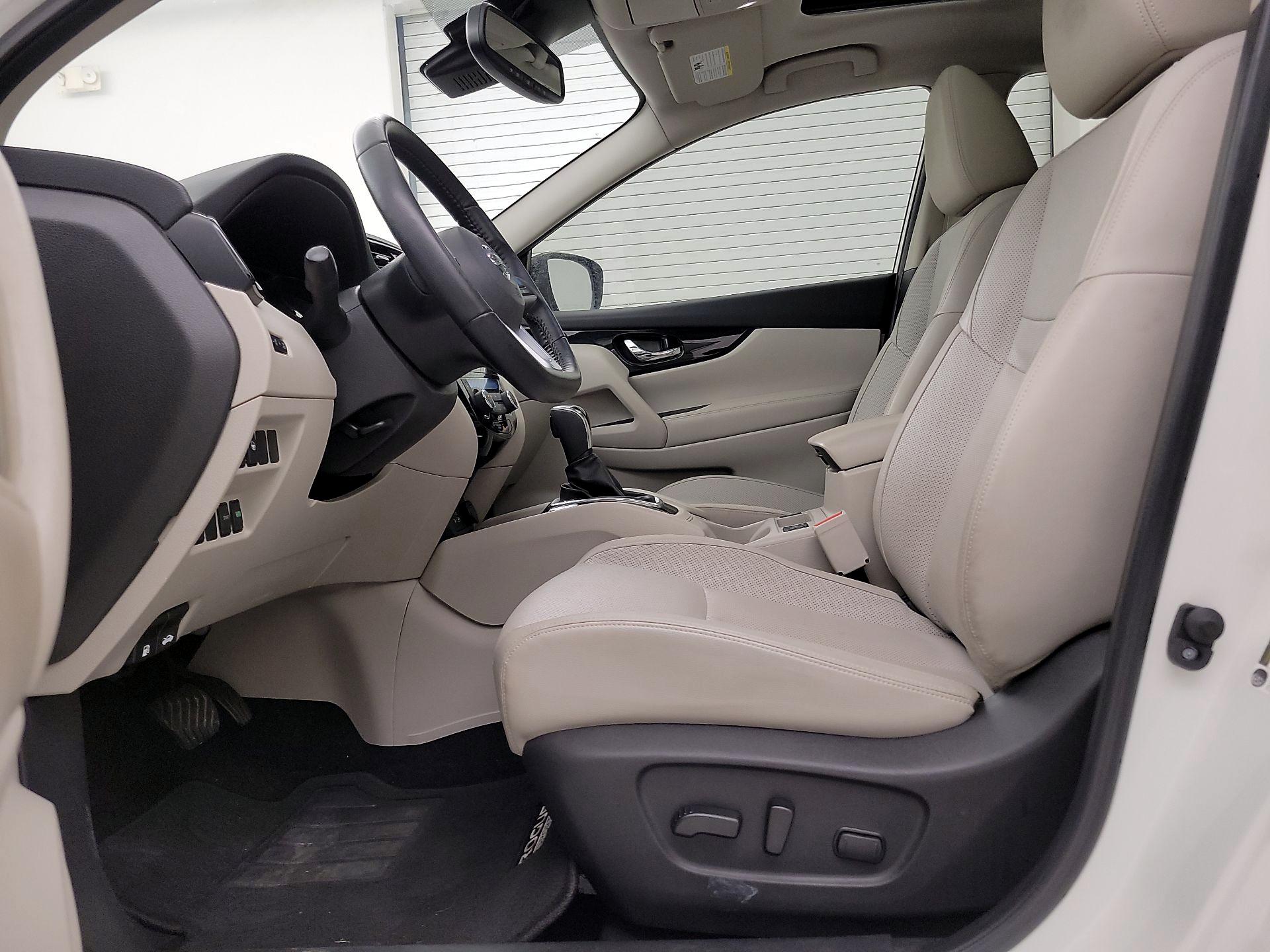 Thumbnail: 2022 Nissan Rogue Sport - 11