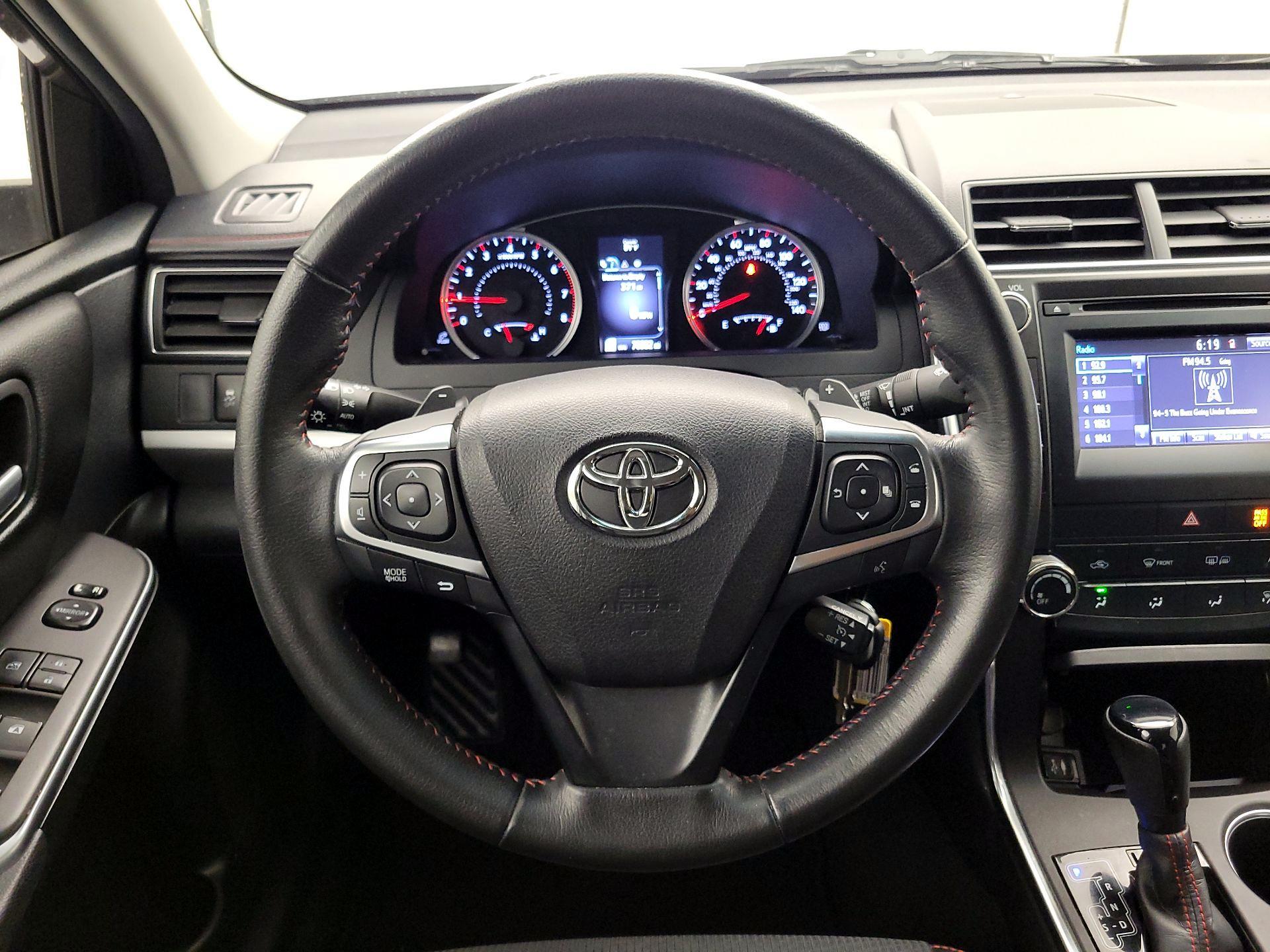 Thumbnail: 2016 Toyota Camry - 10