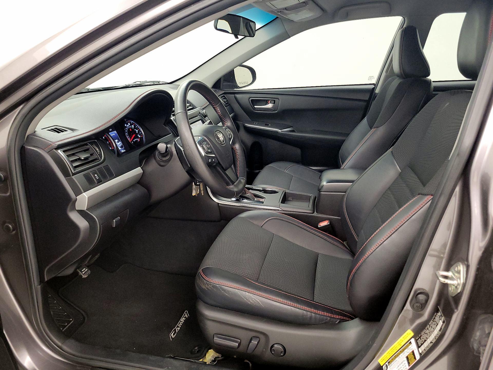 Thumbnail: 2016 Toyota Camry - 11