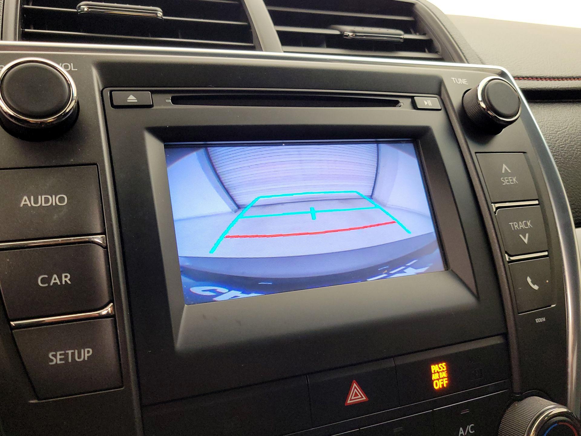 Thumbnail: 2016 Toyota Camry - 13