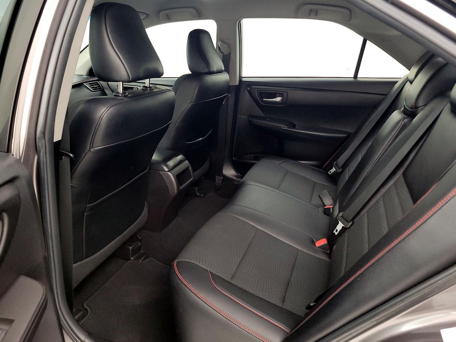 Thumbnail: 2016 Toyota Camry - 18