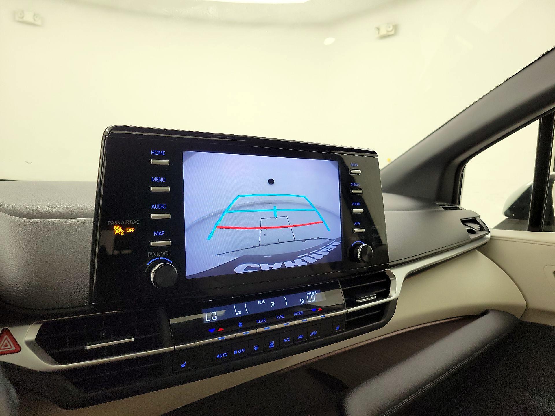 Thumbnail: 2021 Toyota Sienna - 14