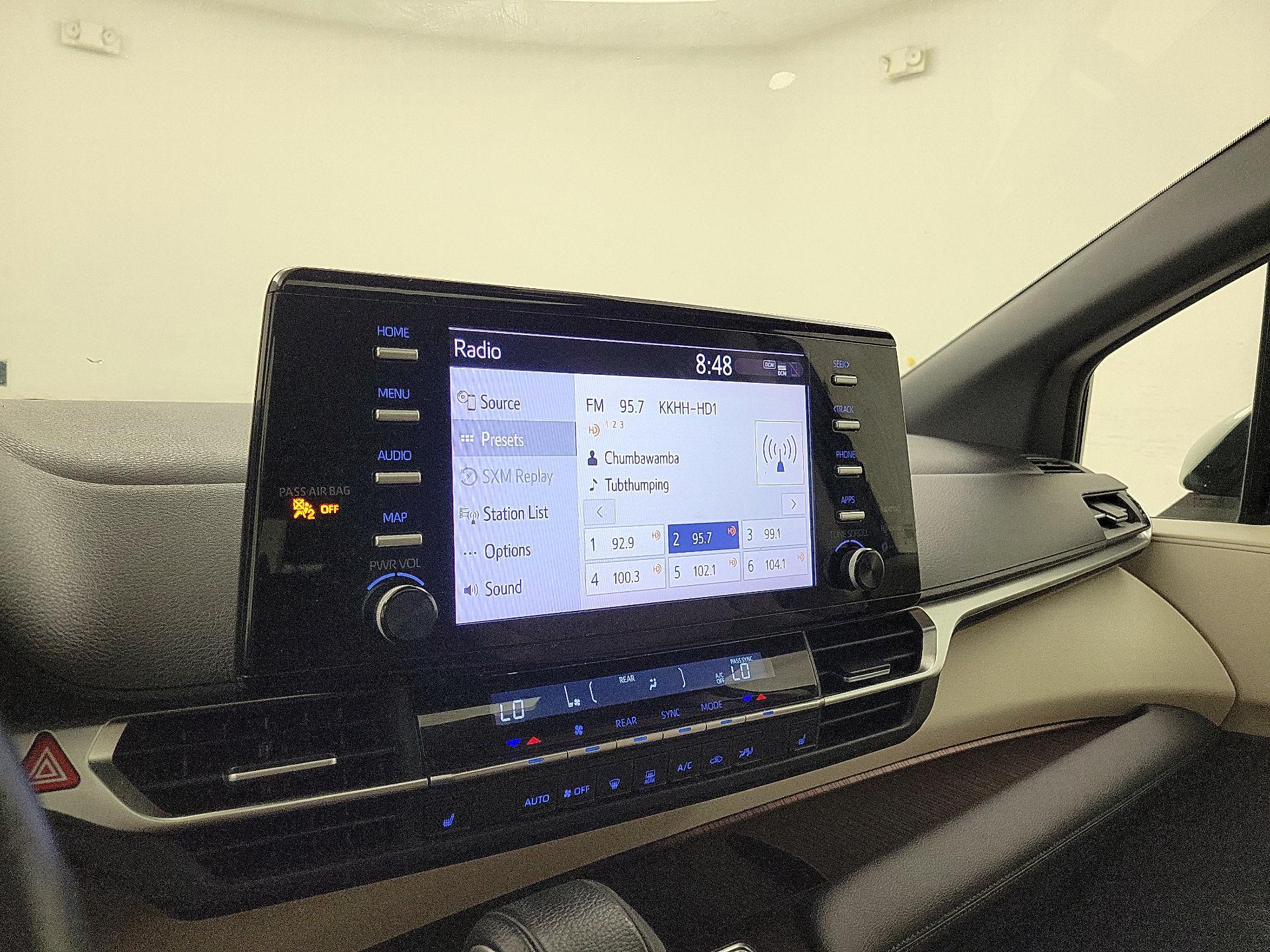 Thumbnail: 2021 Toyota Sienna - 15