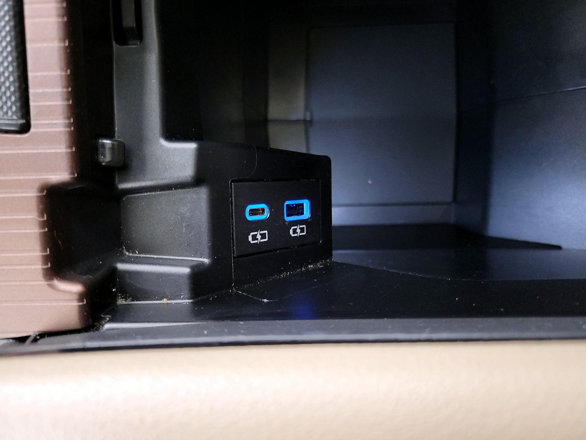 Thumbnail: 2021 Toyota Sienna - 18