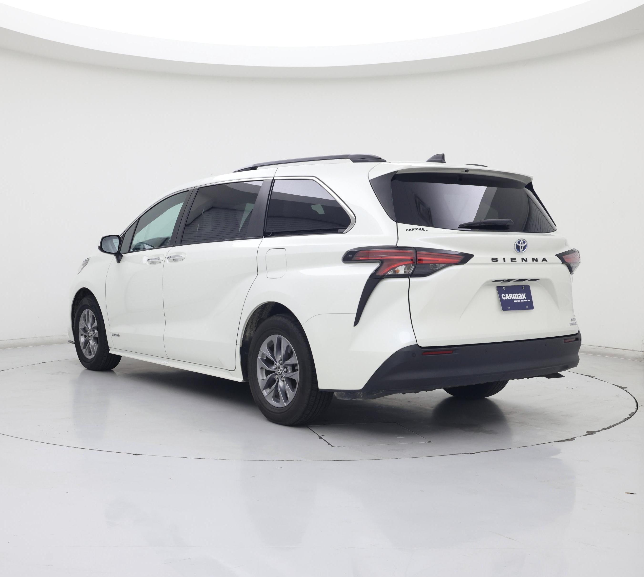 Thumbnail: 2021 Toyota Sienna - 2