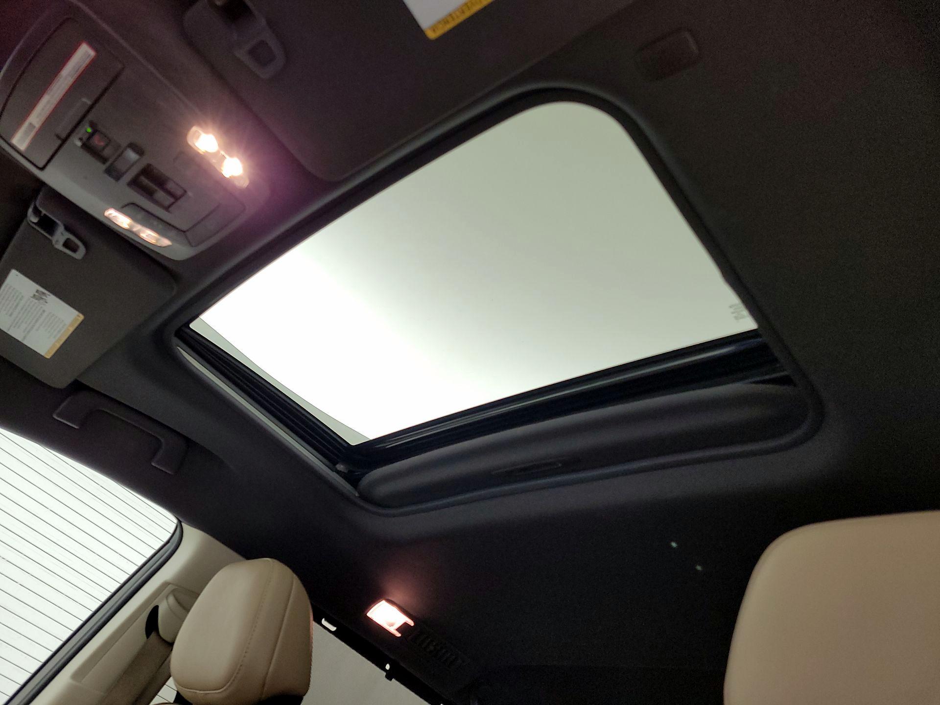 Thumbnail: 2021 Toyota Sienna - 19