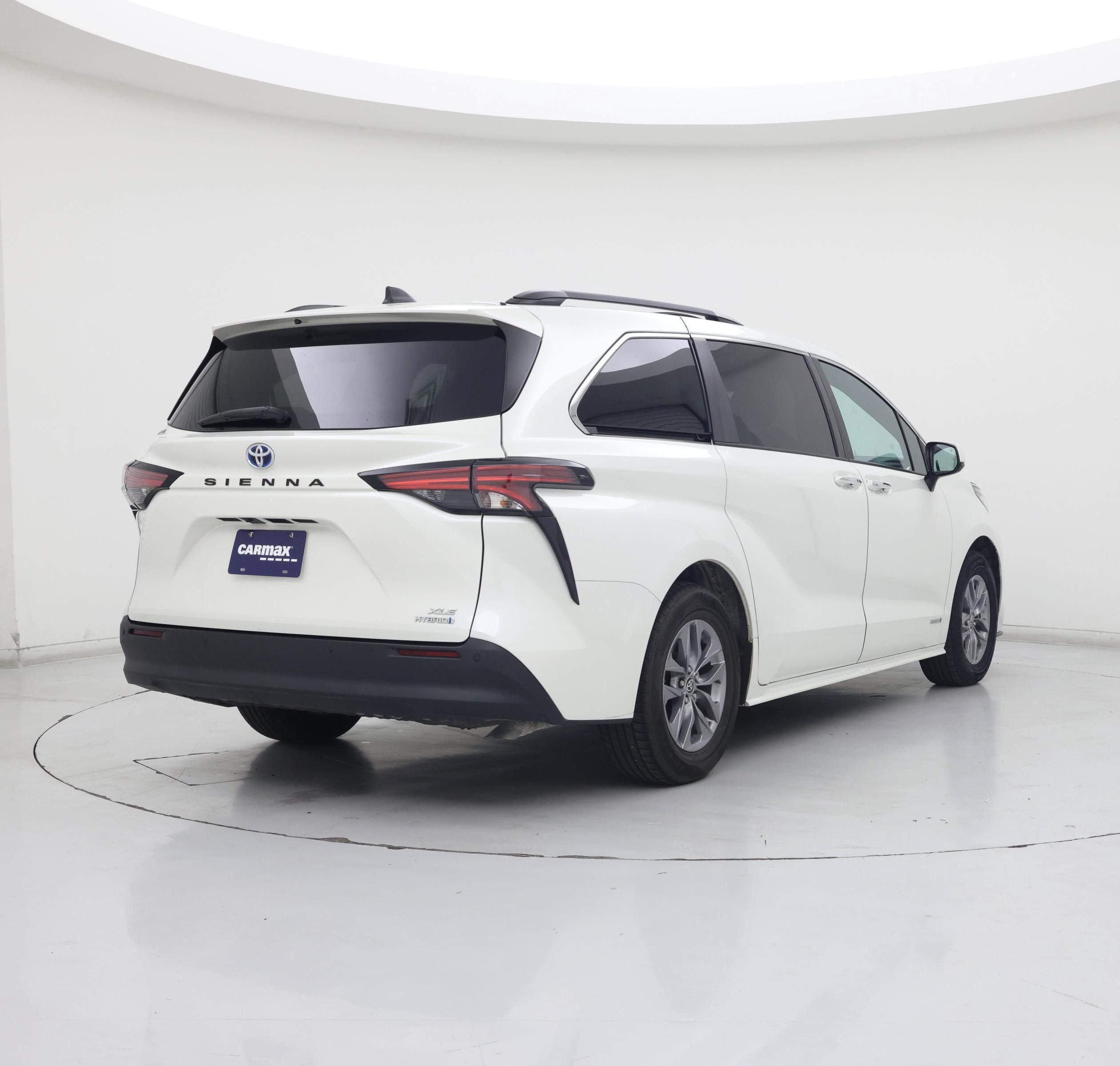 Thumbnail: 2021 Toyota Sienna - 8