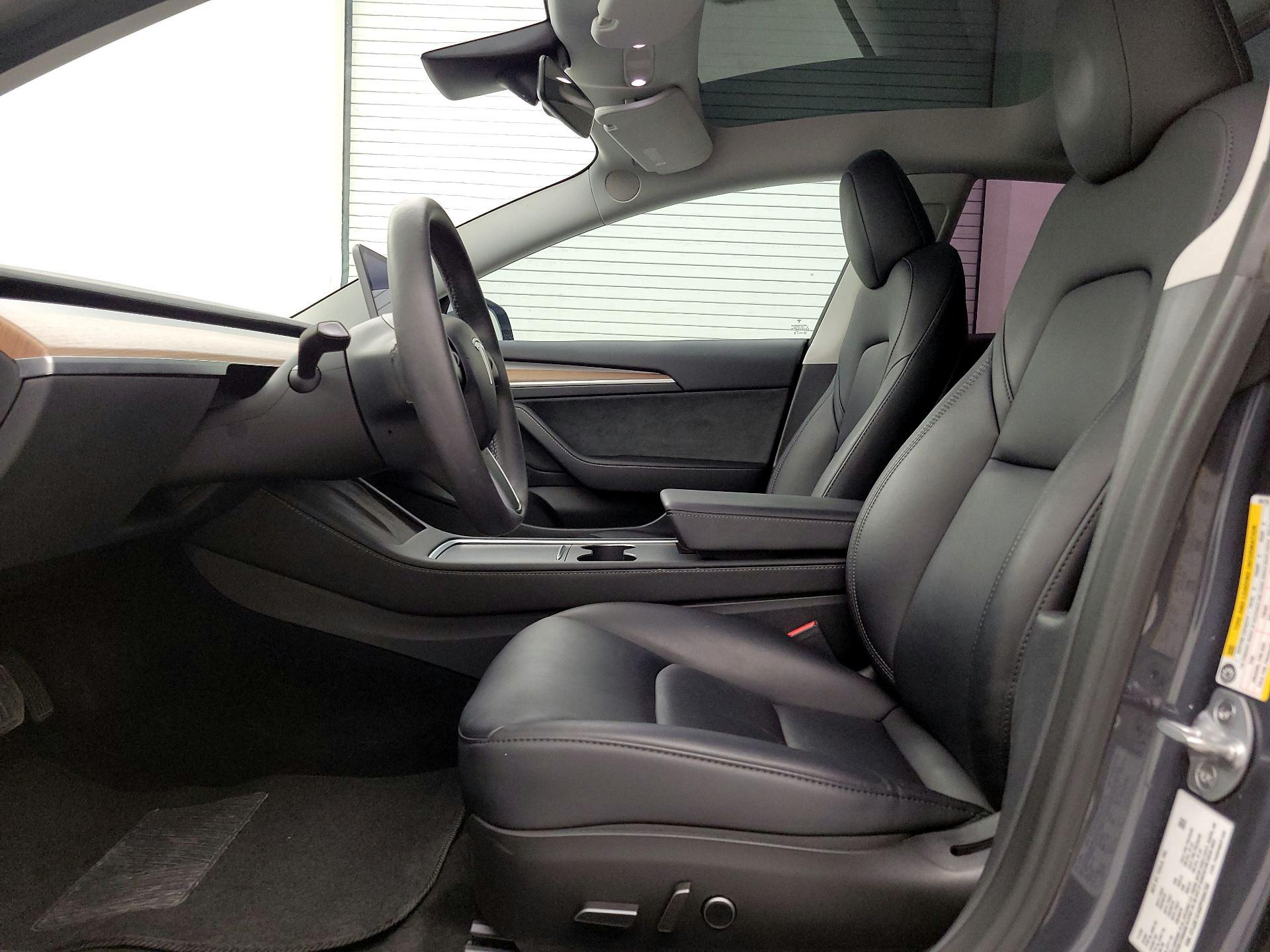 Thumbnail: 2023 Tesla Model 3 - 11