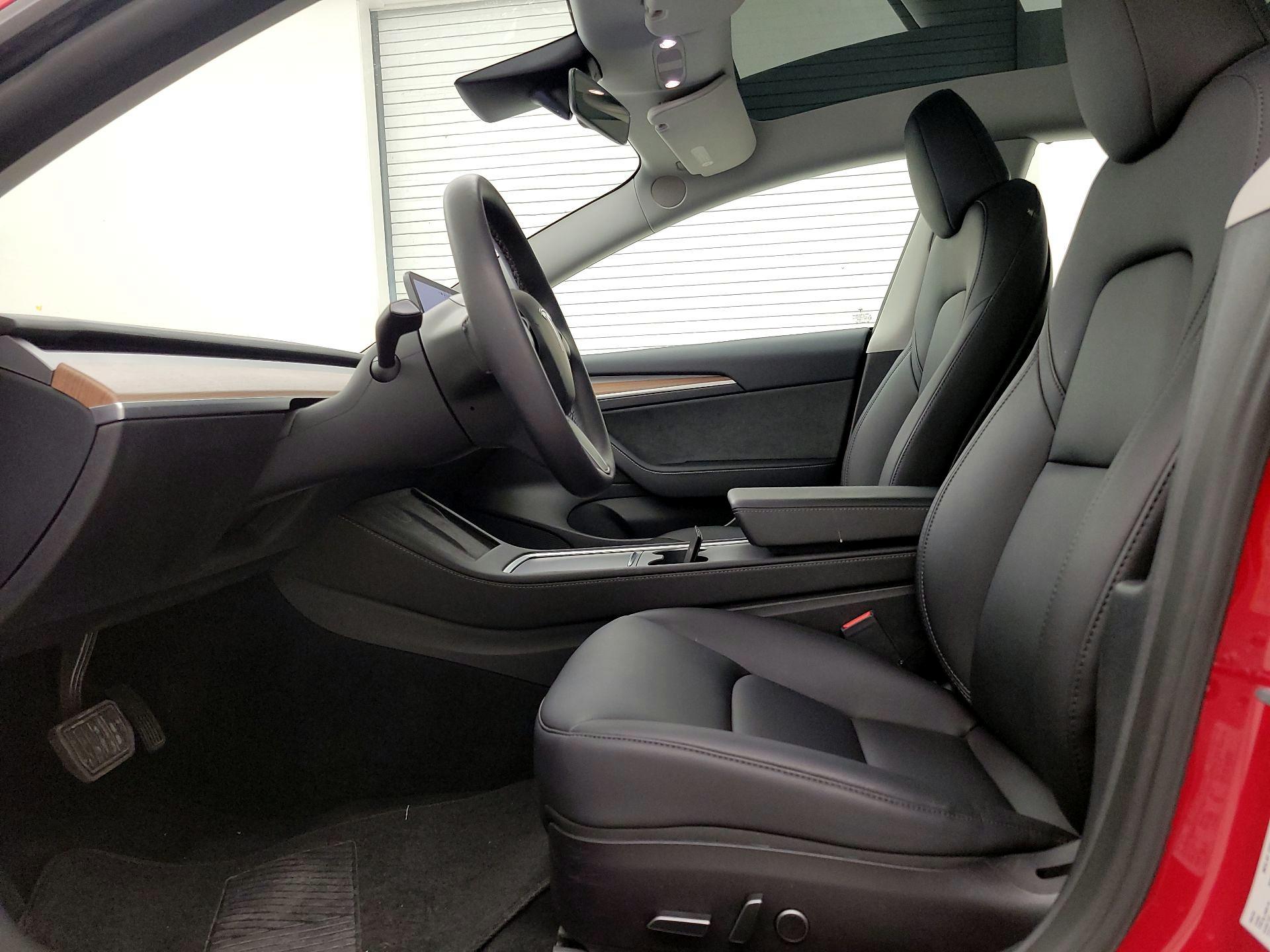 Thumbnail: 2023 Tesla Model 3 - 11