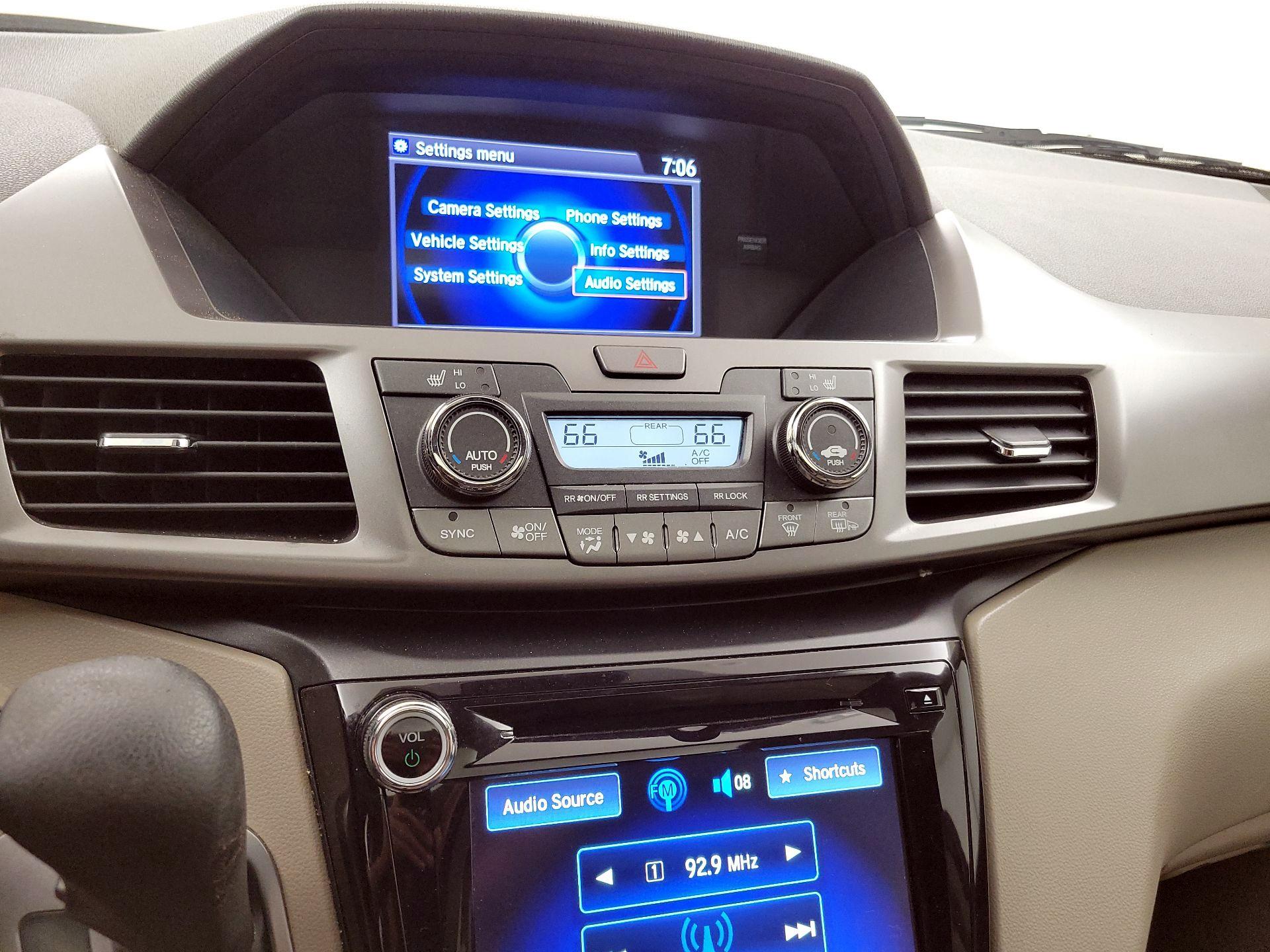 Thumbnail: 2017 Honda Odyssey - 16