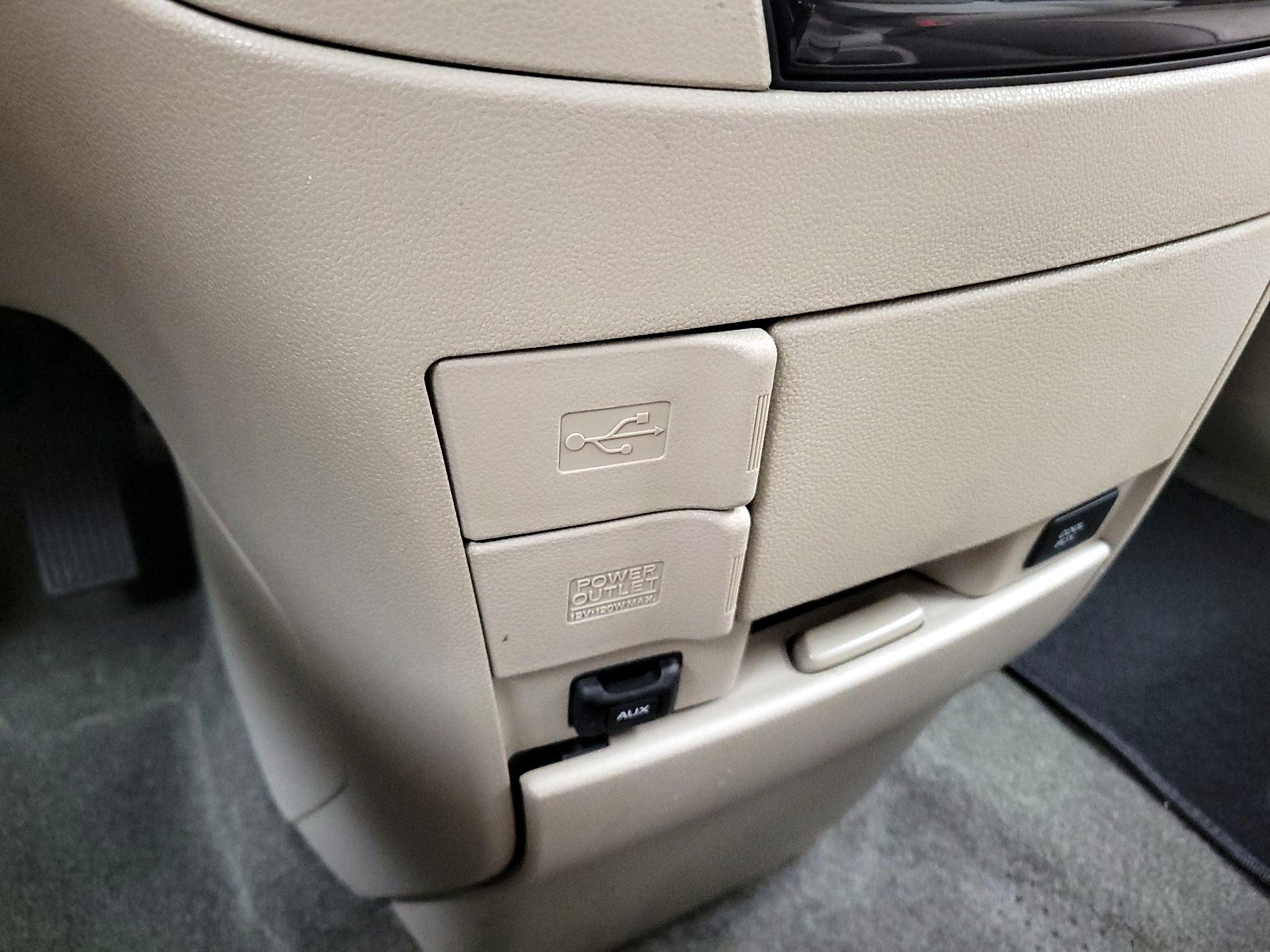 Thumbnail: 2017 Honda Odyssey - 18