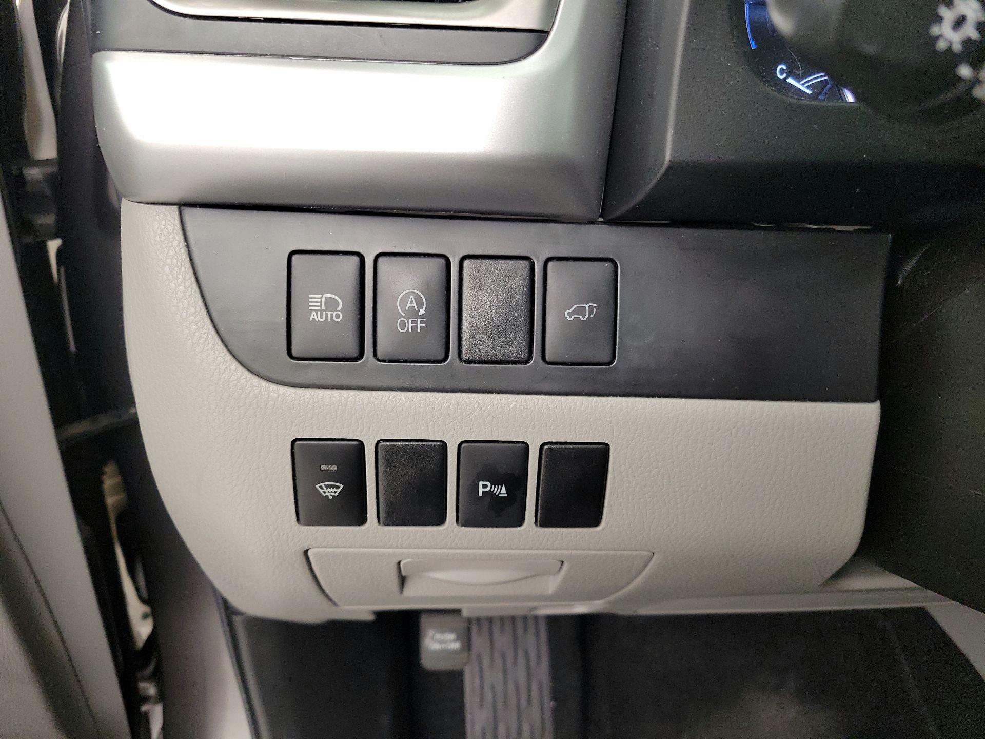 Thumbnail: 2018 Toyota Highlander - 13