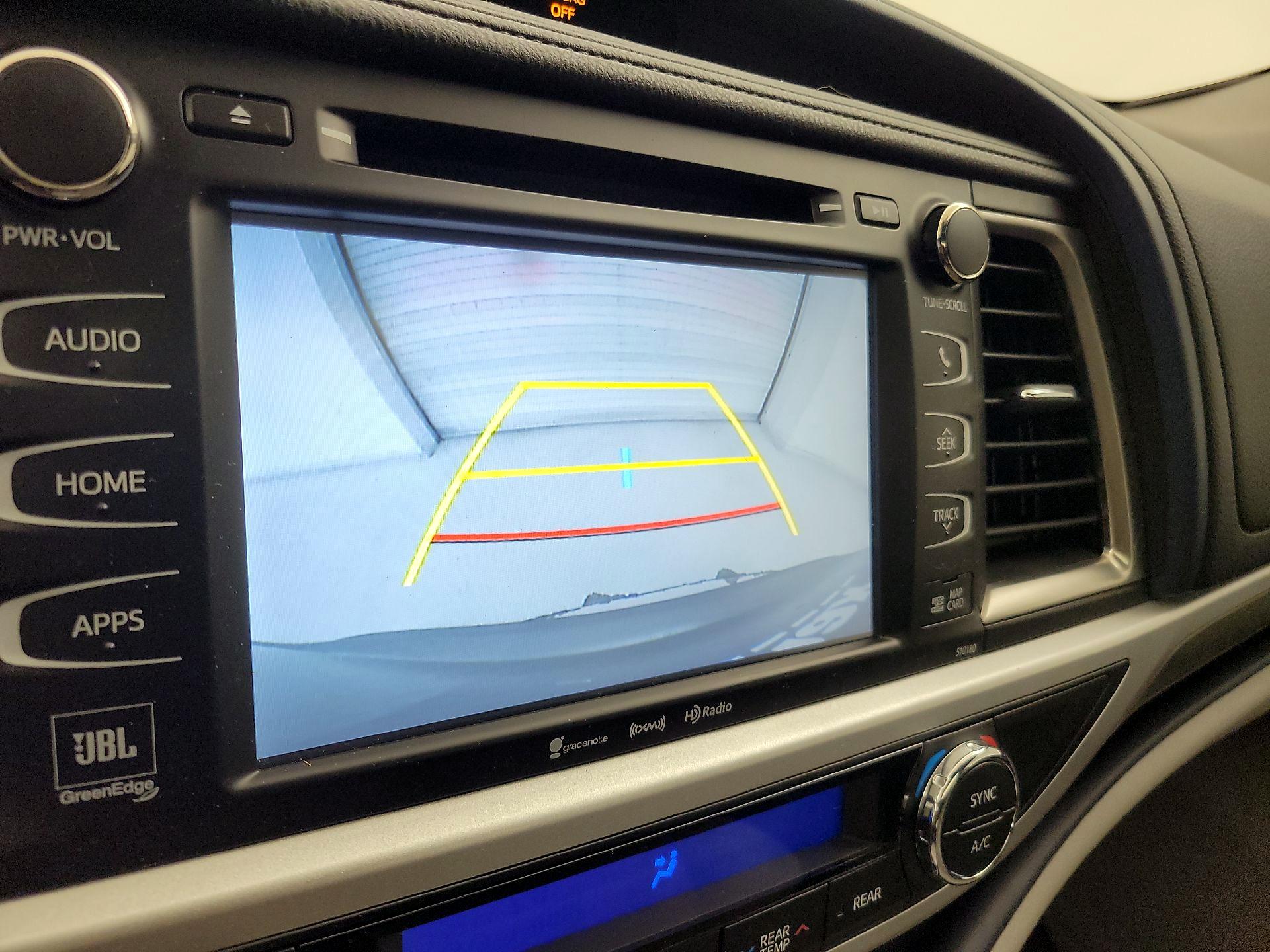 Thumbnail: 2018 Toyota Highlander - 14