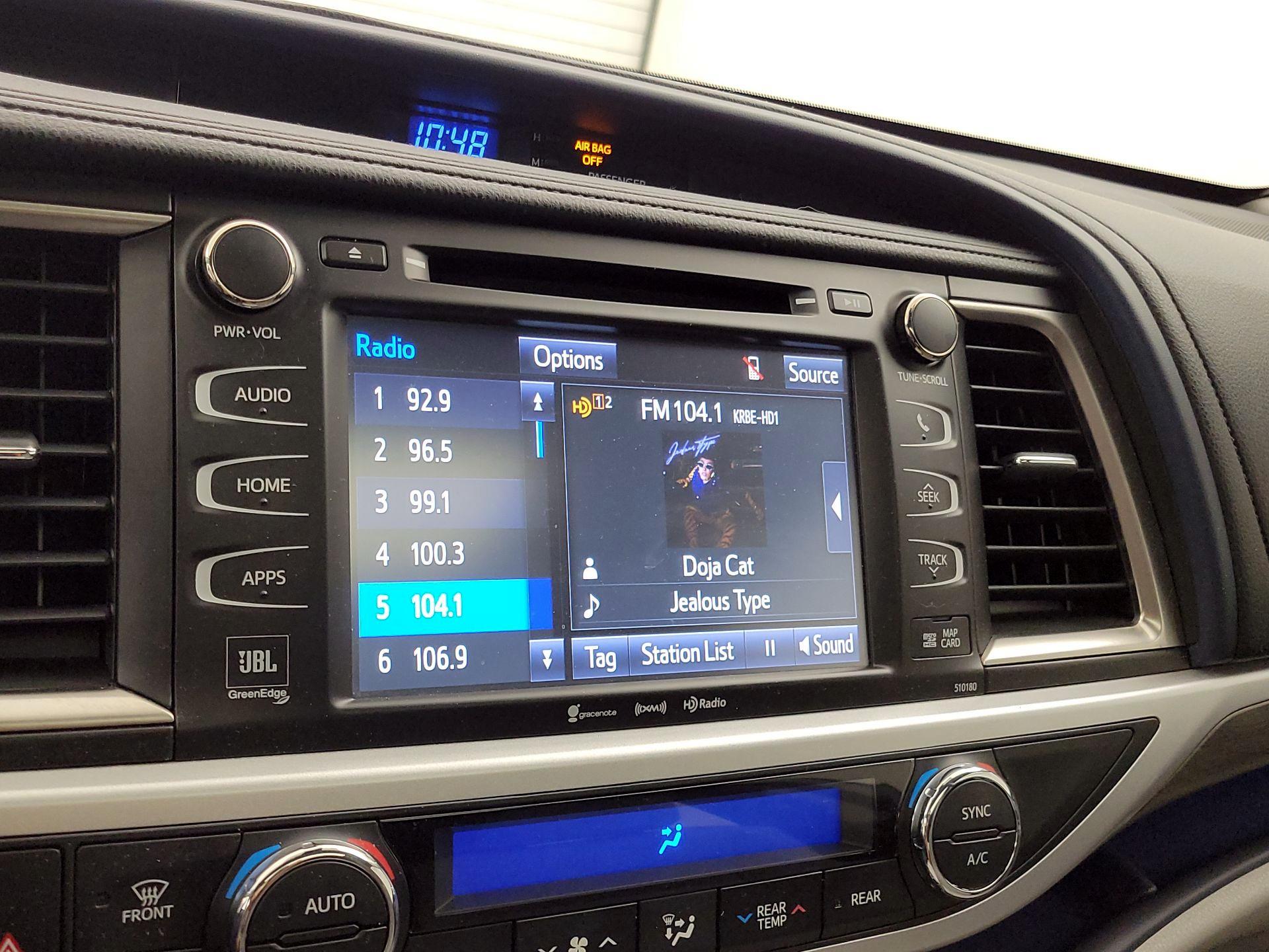 Thumbnail: 2018 Toyota Highlander - 15